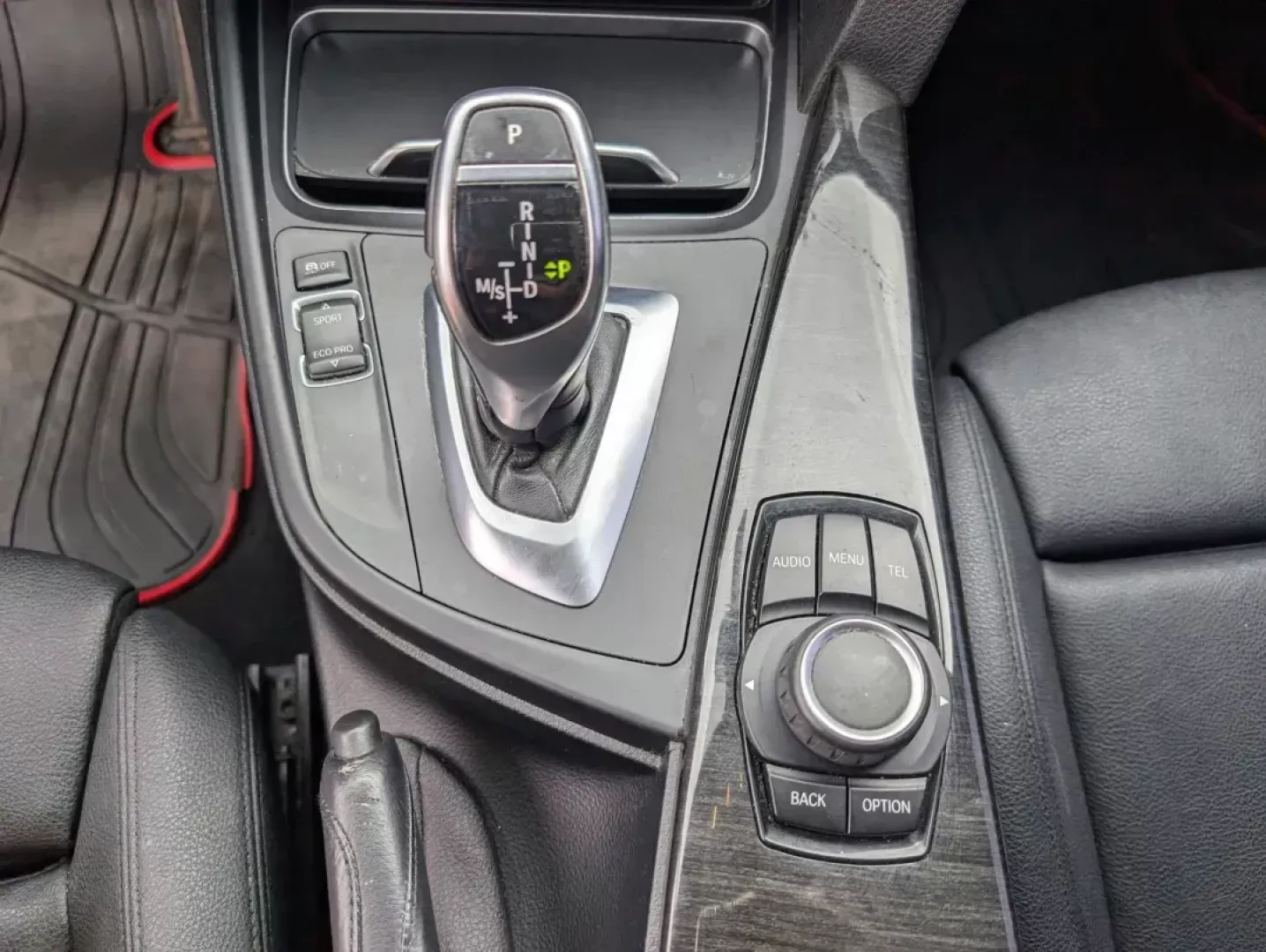 2016 BMW 3 Series 328i (WBA8E9C57GK) with an Intercooled Turbo Premium Unleaded I-4 2.0 L/122 engine, 8-Speed Automatic w/OD transmission, located at 7000 Northlake Connector, Columbus, GA, 31904, (706) 987-8085, 32.524975, -84.978134 - 2016 BMW 3 Series 328i - Photo#10