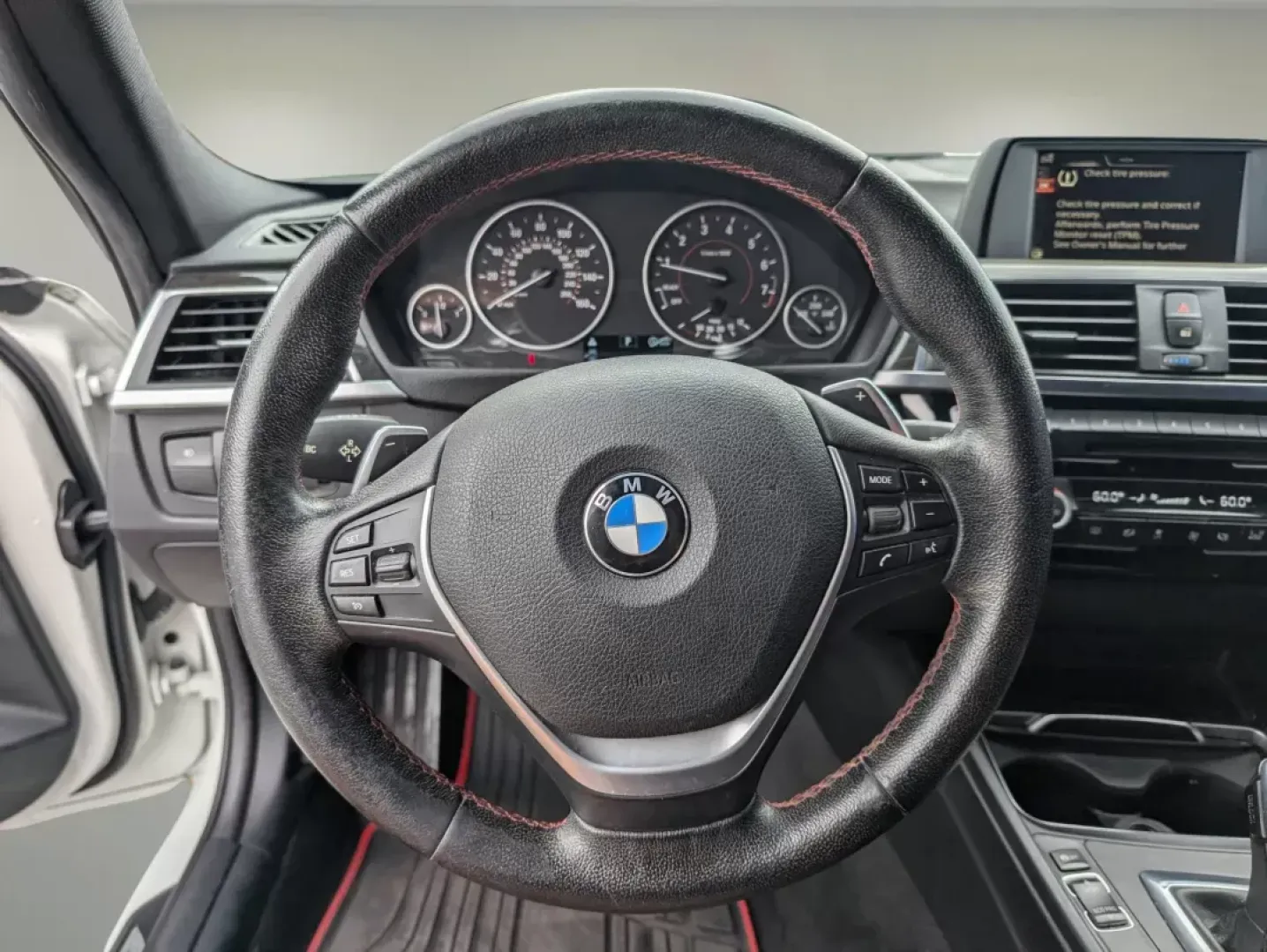2016 BMW 3 Series 328i (WBA8E9C57GK) with an Intercooled Turbo Premium Unleaded I-4 2.0 L/122 engine, 8-Speed Automatic w/OD transmission, located at 7000 Northlake Connector, Columbus, GA, 31904, (706) 987-8085, 32.524975, -84.978134 - 2016 BMW 3 Series 328i - Photo#14