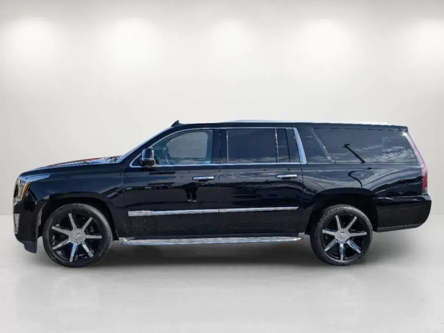 2016 /Jet Black Cadillac Escalade ESV Luxury Collection (1GYS4HKJ4GR) with an Gas V8 6.2L/376 engine, 8-Speed Automatic transmission, located at 521 Old Farm Lane Rd, Prattville, AL, 36066, (334) 325-1505, 32.482460, -86.416367 - 2016 Cadillac Escalade ESV Luxury Collection - Photo#8