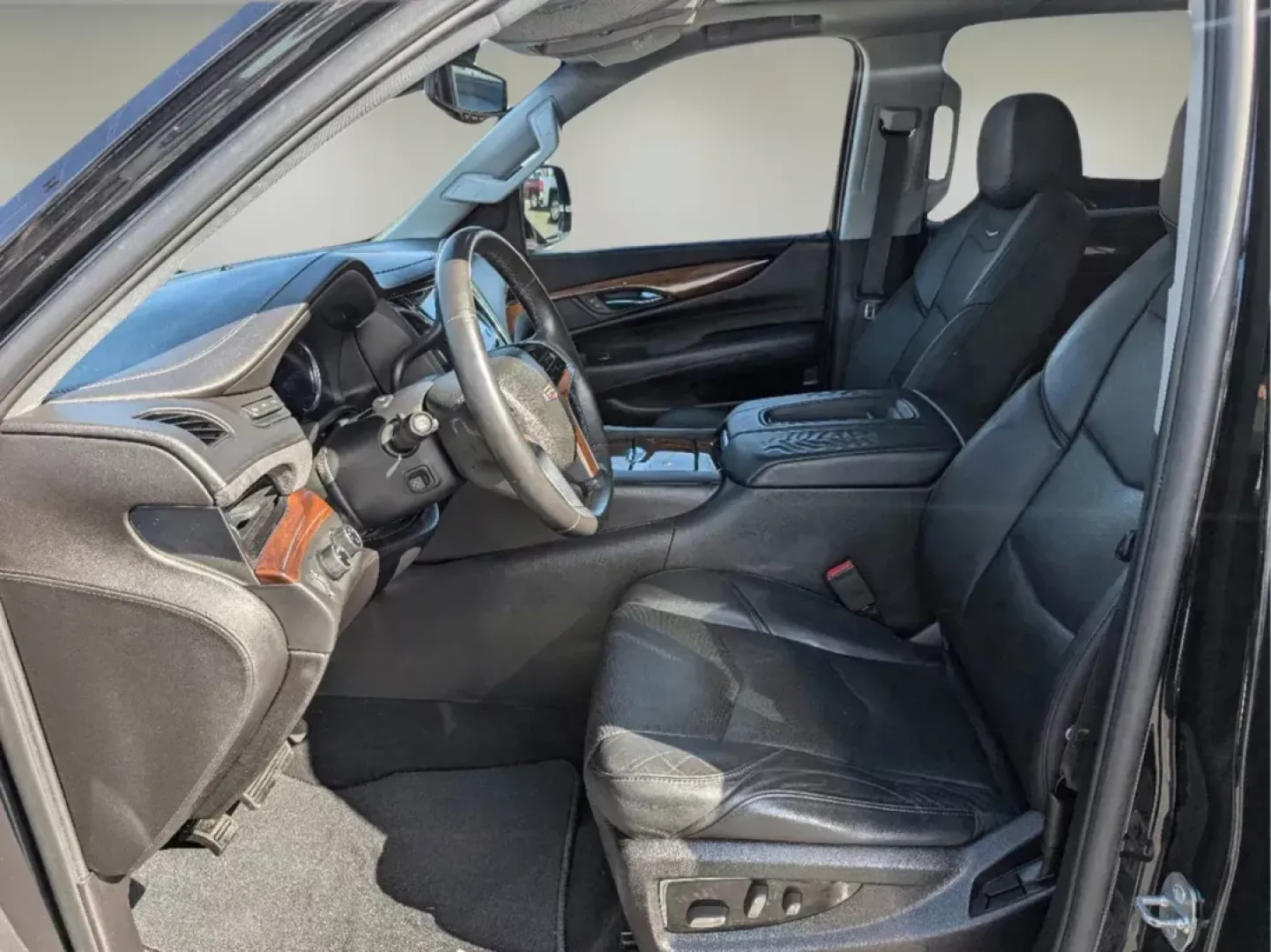 2016 /Jet Black Cadillac Escalade ESV Luxury Collection (1GYS4HKJ4GR) with an Gas V8 6.2L/376 engine, 8-Speed Automatic transmission, located at 521 Old Farm Lane Rd, Prattville, AL, 36066, (334) 325-1505, 32.482460, -86.416367 - 2016 Cadillac Escalade ESV Luxury Collection - Photo#10