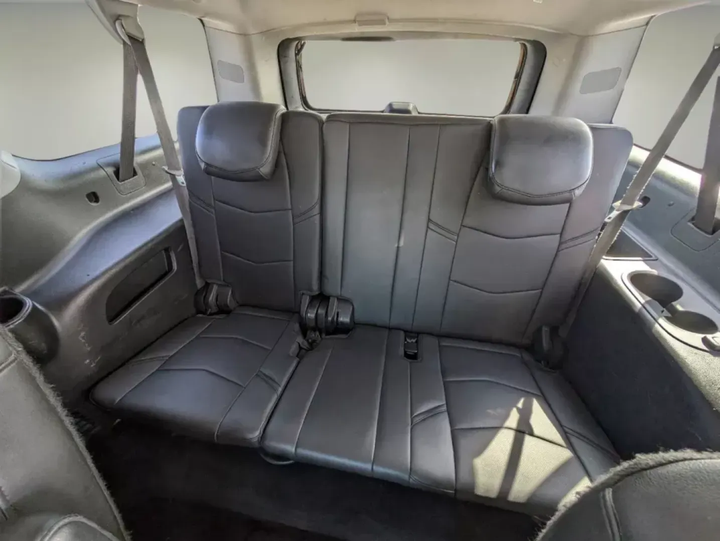 2016 /Jet Black Cadillac Escalade ESV Luxury Collection (1GYS4HKJ4GR) with an Gas V8 6.2L/376 engine, 8-Speed Automatic transmission, located at 521 Old Farm Lane Rd, Prattville, AL, 36066, (334) 325-1505, 32.482460, -86.416367 - 2016 Cadillac Escalade ESV Luxury Collection - Photo#16