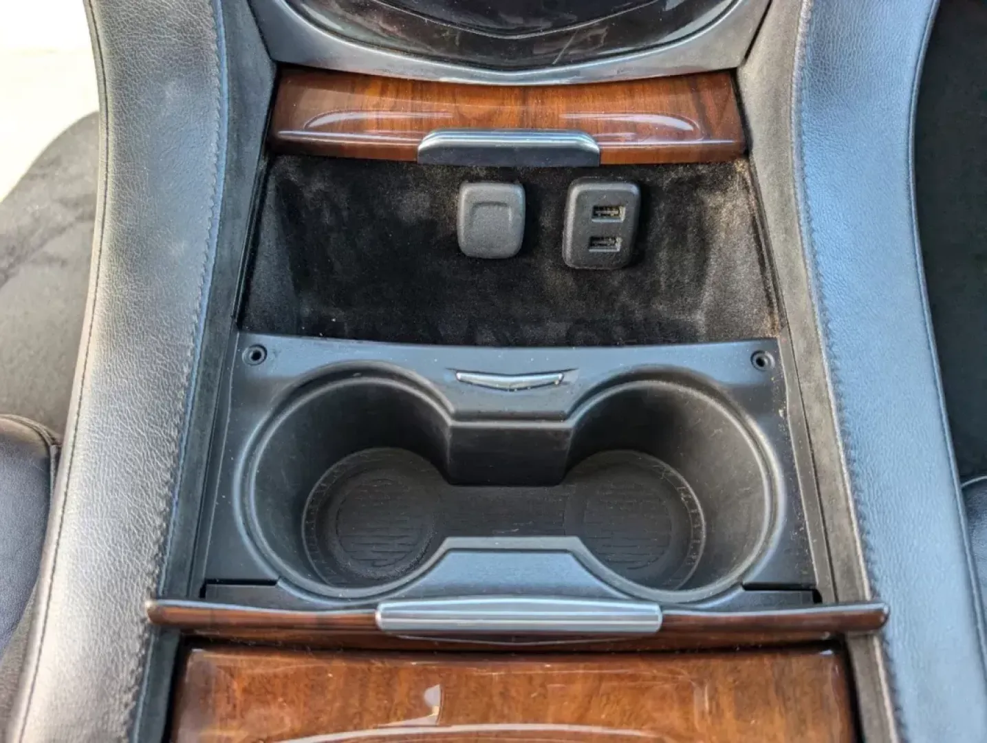 2016 /Jet Black Cadillac Escalade ESV Luxury Collection (1GYS4HKJ4GR) with an Gas V8 6.2L/376 engine, 8-Speed Automatic transmission, located at 521 Old Farm Lane Rd, Prattville, AL, 36066, (334) 325-1505, 32.482460, -86.416367 - 2016 Cadillac Escalade ESV Luxury Collection - Photo#17
