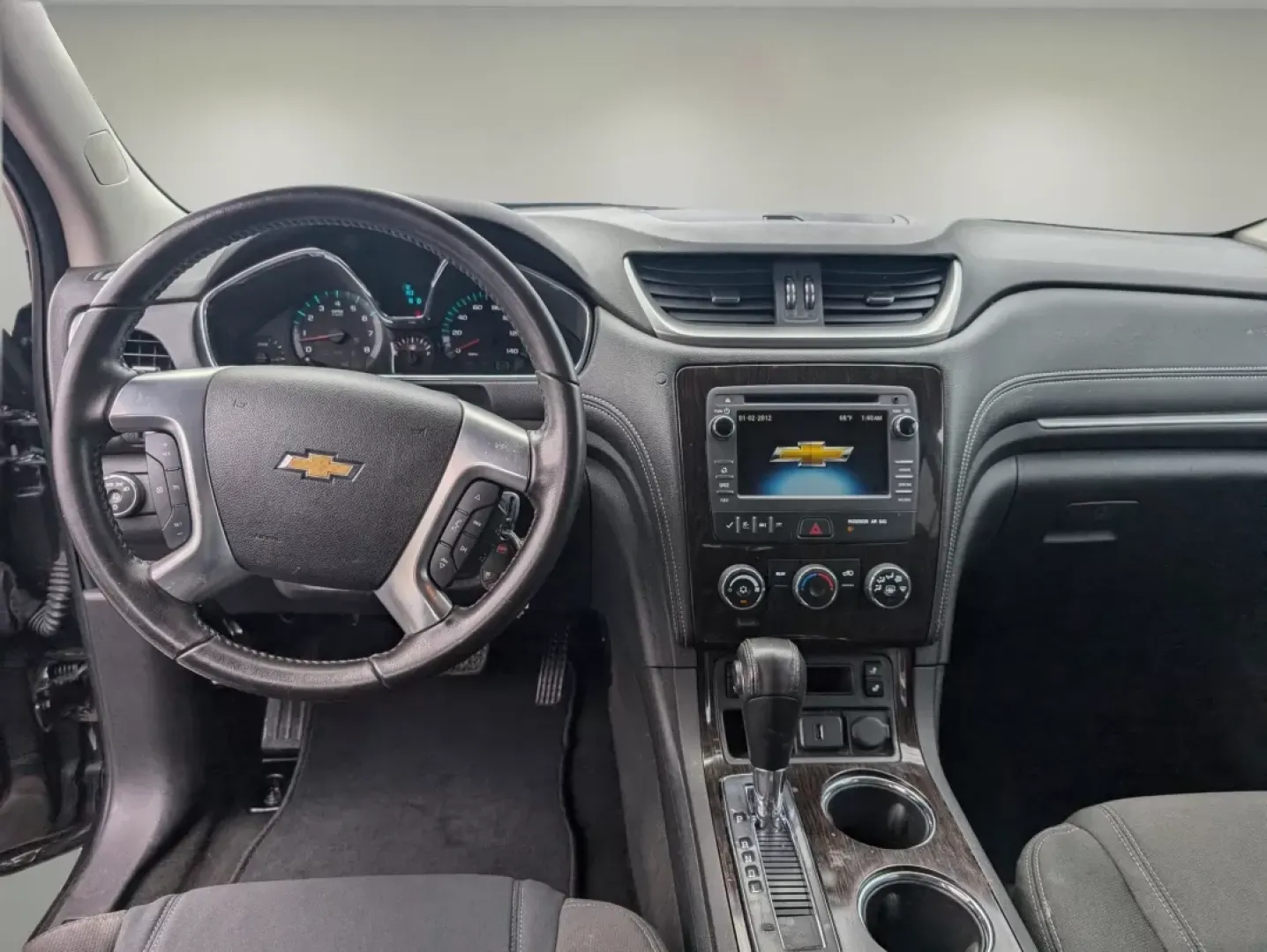 2016 /Ebony Chevrolet Traverse LT (1GNKRGKD7GJ) with an Other engine, located at 3959 U.S. 80 W, Phenix City, AL, 36870, (334) 297-4885, 32.469296, -85.135185 - **Experience Family Adventures with the 2016 Chevrolet Traverse LT at Gils Auto!**<br /> <br /> Are you seeking a versatile family SUV that blends comfort, safety, and style? Look no further than this stunning 2016 Chevrolet Traverse LT, now available at Gils Auto in Columbus, GA. With ample seating - Photo#12