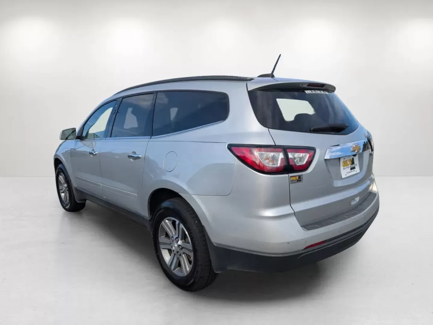 2016 /Dark Titanium/Light Titanium Chevrolet Traverse LT (1GNKRHKD9GJ) with an Other engine, located at 5115 14th Ave., Columbus, GA, 31904, (706) 323-0345, 32.511494, -84.971046 - Are you in search of an SUV that blends comfort, space, and reliability? Look no further! At Gils Auto in Phenix City, AL, we proudly present the 2016 Chevrolet Traverse LT, a versatile vehicle perfect for growing families, road trips, or anyone looking for a dependable ride. This SUV is designed to - Photo#6