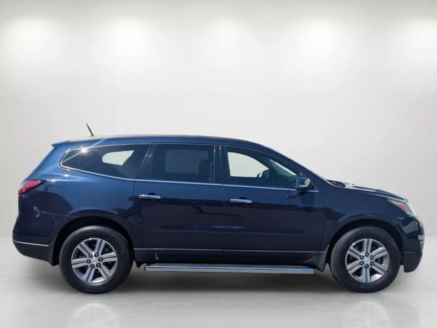 2016 /Dark Titanium/Light Titanium Chevrolet Traverse LT (1GNKRHKD8GJ) with an Other engine, located at 1430 Gateway Drive, Opelika, AL, 36801, (334) 239-0944, 32.637871, -85.409790 - **Explore Life's Adventures with the 2016 Chevrolet Traverse LT at Gils Auto in Phenix City, AL!**<br /> <br /> Are you ready to hit the road with family and friends, or embark on weekend getaways filled with adventure? The 2016 Chevrolet Traverse LT is the perfect SUV for those who crave versatilit - Photo#4