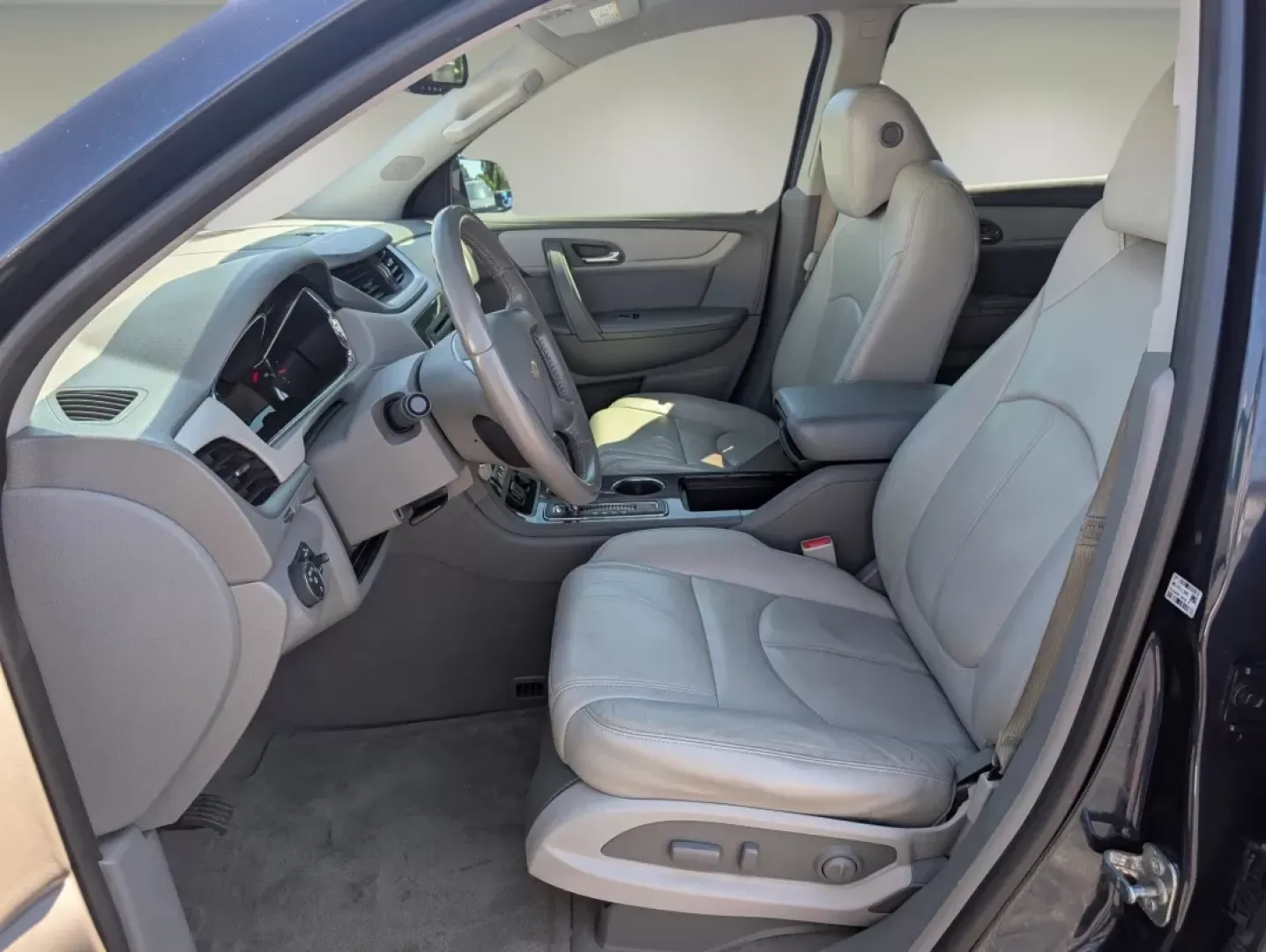 2016 /Dark Titanium/Light Titanium Chevrolet Traverse LT (1GNKRHKD8GJ) with an Other engine, located at 1430 Gateway Drive, Opelika, AL, 36801, (334) 239-0944, 32.637871, -85.409790 - **Explore Life's Adventures with the 2016 Chevrolet Traverse LT at Gils Auto in Phenix City, AL!**<br /> <br /> Are you ready to hit the road with family and friends, or embark on weekend getaways filled with adventure? The 2016 Chevrolet Traverse LT is the perfect SUV for those who crave versatilit - Photo#10