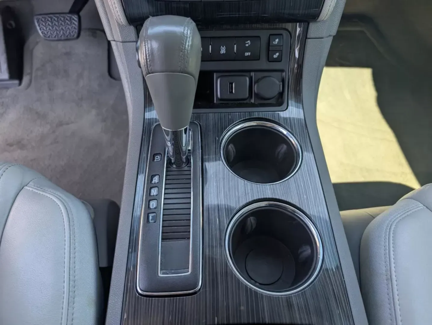 2016 /Dark Titanium/Light Titanium Chevrolet Traverse LT (1GNKRHKD8GJ) with an Other engine, located at 1430 Gateway Drive, Opelika, AL, 36801, (334) 239-0944, 32.637871, -85.409790 - **Explore Life's Adventures with the 2016 Chevrolet Traverse LT at Gils Auto in Phenix City, AL!**<br /> <br /> Are you ready to hit the road with family and friends, or embark on weekend getaways filled with adventure? The 2016 Chevrolet Traverse LT is the perfect SUV for those who crave versatilit - Photo#15