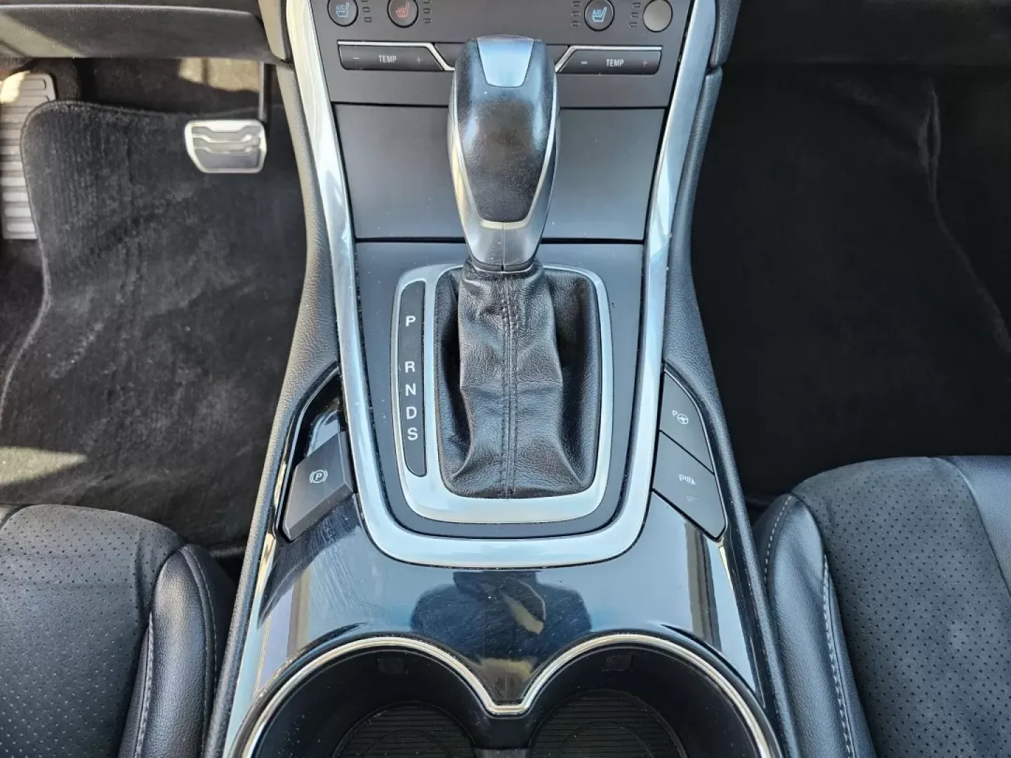 2016 Ford Edge Sport (2FMPK4AP0GB) with an Other engine, located at 804 22nd Ave, Phenix City, AL, 36870, (334) 297-1860, 32.484749, -85.024475 - Discover the perfect blend of comfort, performance, and technology with the 2016 Ford Edge Sport, an SUV designed for those who embrace an active lifestyle. Whether you're commuting to work, running errands around Phenix City, or planning spontaneous weekend getaways, this versatile vehicle is built - Photo#13