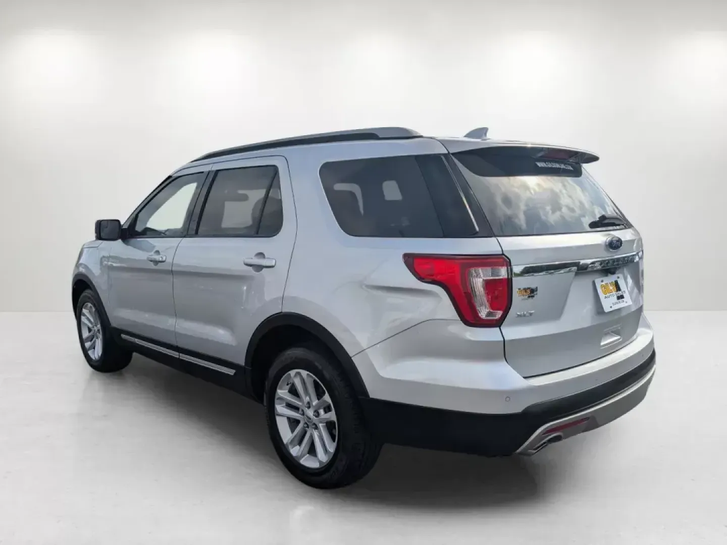 2016 Ford Explorer XLT (1FM5K7DH0GG) with an Intercooled Turbo Premium Unleaded I-4 2.3 L/140 engine, 6-Speed Automatic w/OD transmission, located at 5115 14th Ave., Columbus, GA, 31904, (706) 323-0345, 32.511494, -84.971046 - 2016 Ford Explorer XLT - Photo#6