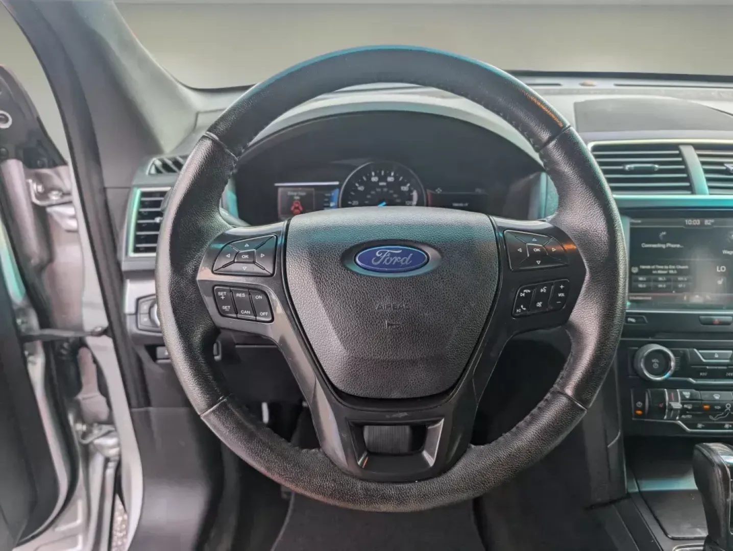 2016 Ford Explorer XLT (1FM5K7DH0GG) with an Intercooled Turbo Premium Unleaded I-4 2.3 L/140 engine, 6-Speed Automatic w/OD transmission, located at 5115 14th Ave., Columbus, GA, 31904, (706) 323-0345, 32.511494, -84.971046 - 2016 Ford Explorer XLT - Photo#15