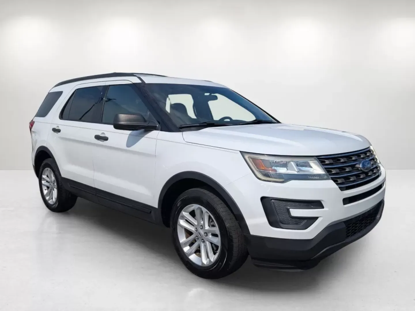 2016 Ford Explorer Base (1FM5K7BH3GG) with an Other engine, located at 3959 U.S. 80 W, Phenix City, AL, 36870, (334) 297-4885, 32.469296, -85.135185 - **Discover Adventure with the 2016 Ford Explorer at Gils Auto!** <br /> <br /> Are you in search of the perfect vehicle to elevate your family outings or weekend adventures? Look no further! The 2016 Ford Explorer, available at Gils Auto in Phenix City, AL, is your ultimate companion for memorable r - Photo#2