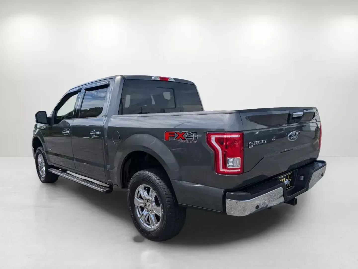2016 Ford F-150 XLT (1FTEW1EG7GK) with an Twin Turbo Regular Unleaded V-6 3.5 L/213 engine, 6-Speed Automatic w/OD transmission, located at 3959 U.S. 80 W, Phenix City, AL, 36870, (334) 297-4885, 32.469296, -85.135185 - 2016 Ford F-150 XLT - Photo#2
