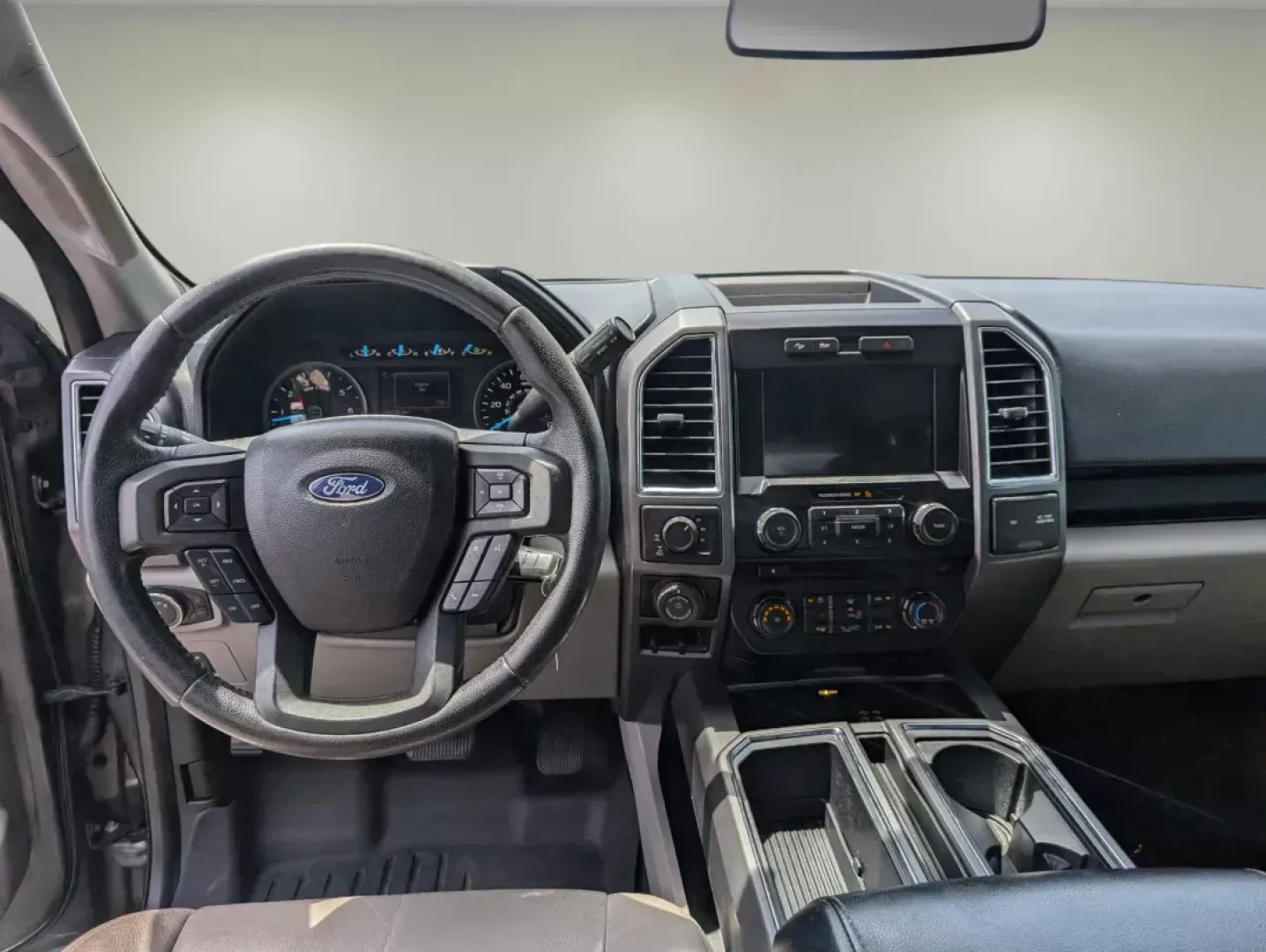 2016 Ford F-150 XLT (1FTEW1EG7GK) with an Twin Turbo Regular Unleaded V-6 3.5 L/213 engine, 6-Speed Automatic w/OD transmission, located at 3959 U.S. 80 W, Phenix City, AL, 36870, (334) 297-4885, 32.469296, -85.135185 - 2016 Ford F-150 XLT - Photo#11