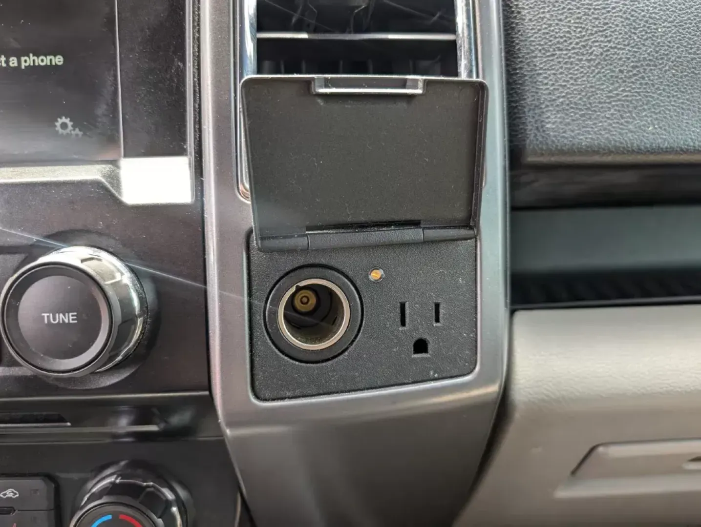 2016 Ford F-150 XLT (1FTEW1EG7GK) with an Twin Turbo Regular Unleaded V-6 3.5 L/213 engine, 6-Speed Automatic w/OD transmission, located at 3959 U.S. 80 W, Phenix City, AL, 36870, (334) 297-4885, 32.469296, -85.135185 - 2016 Ford F-150 XLT - Photo#12