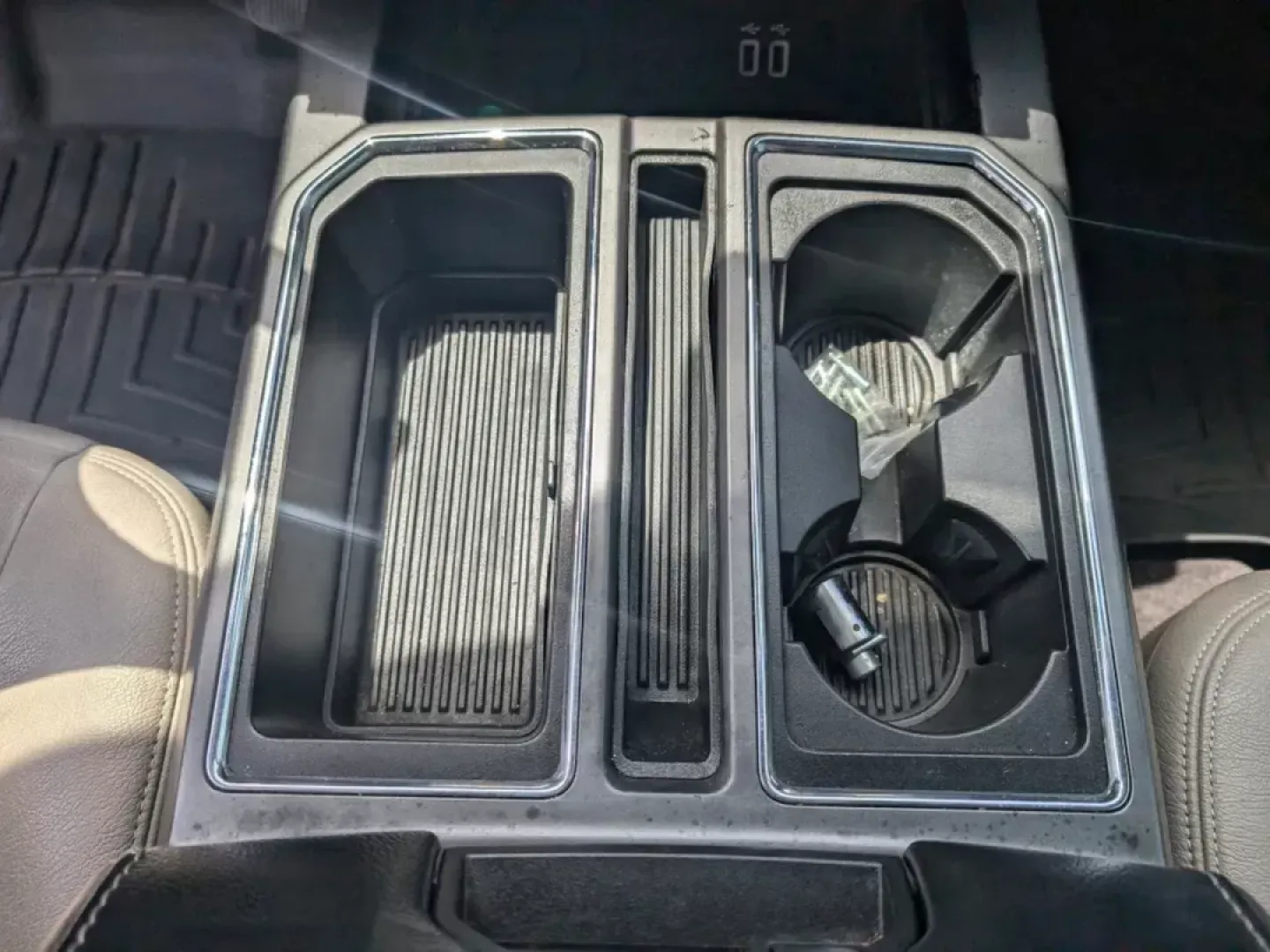 2016 Ford F-150 XLT (1FTEW1EG7GK) with an Twin Turbo Regular Unleaded V-6 3.5 L/213 engine, 6-Speed Automatic w/OD transmission, located at 3959 U.S. 80 W, Phenix City, AL, 36870, (334) 297-4885, 32.469296, -85.135185 - 2016 Ford F-150 XLT - Photo#13