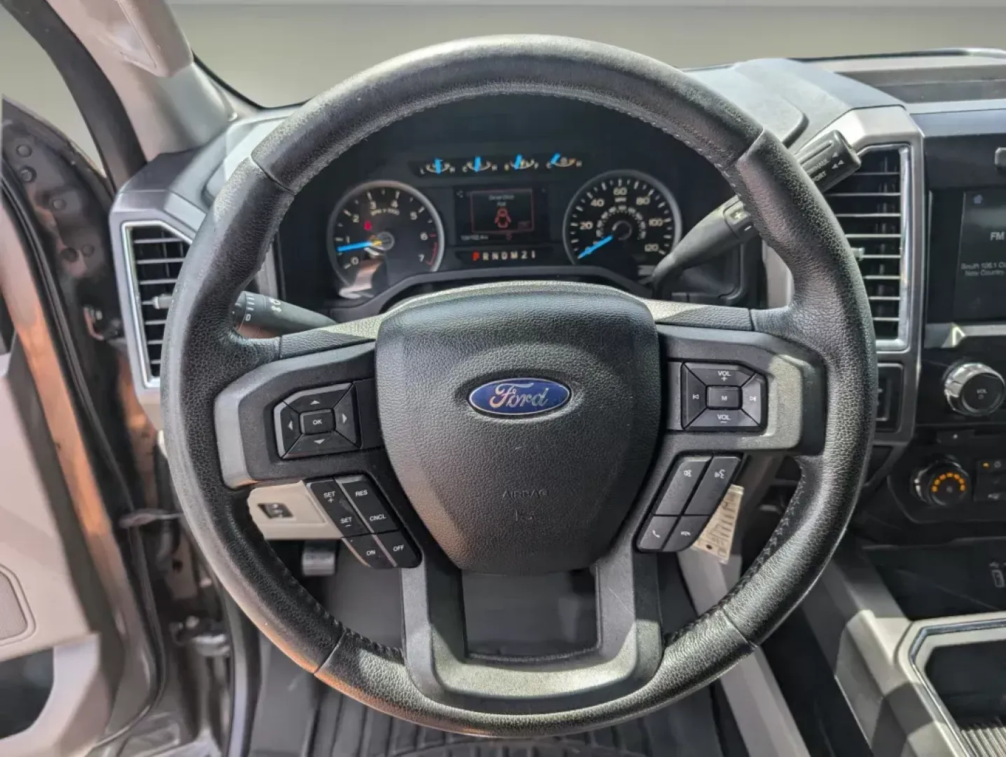 2016 Ford F-150 XLT (1FTEW1EG7GK) with an Twin Turbo Regular Unleaded V-6 3.5 L/213 engine, 6-Speed Automatic w/OD transmission, located at 3959 U.S. 80 W, Phenix City, AL, 36870, (334) 297-4885, 32.469296, -85.135185 - 2016 Ford F-150 XLT - Photo#15