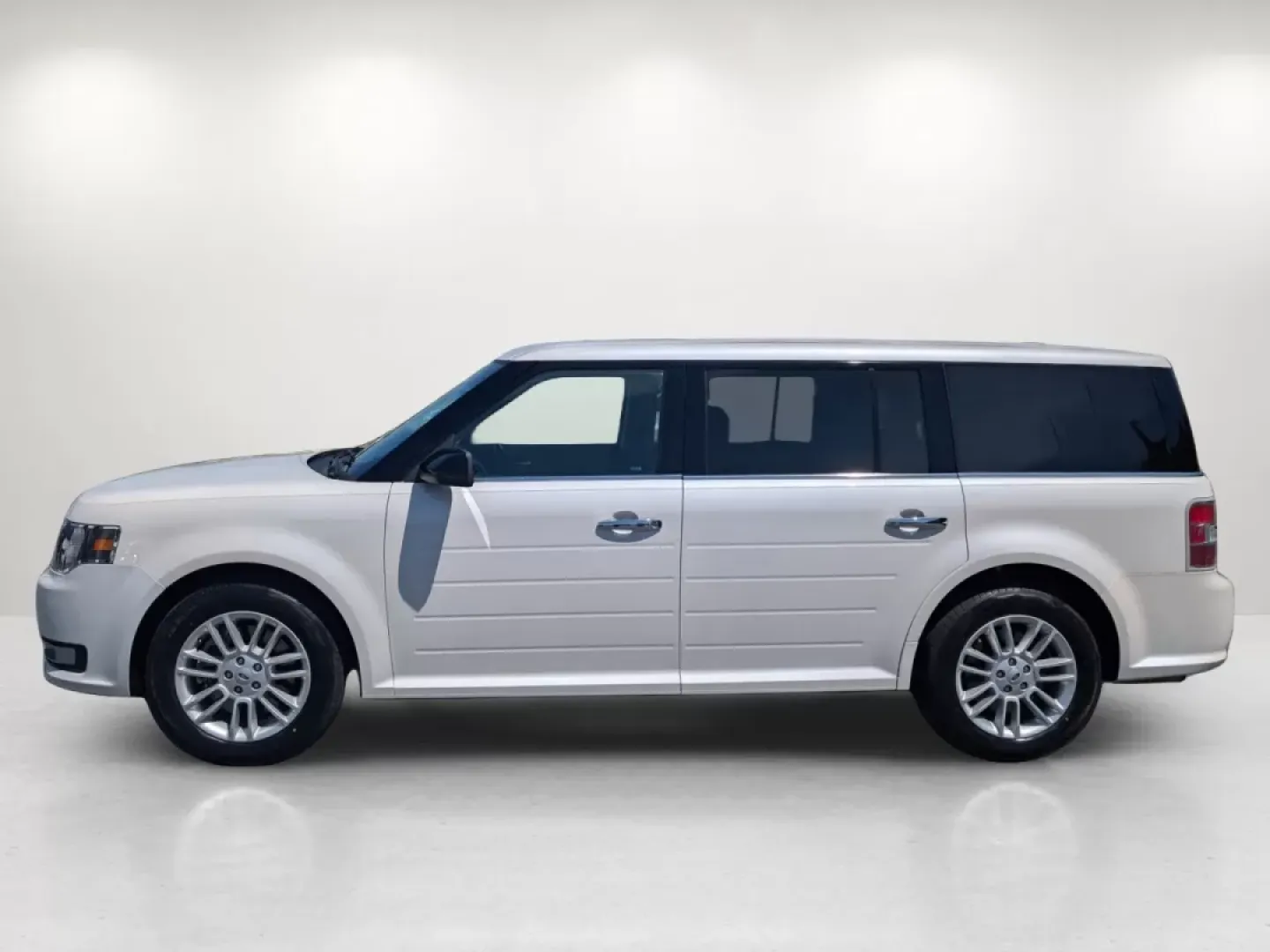 2016 Ford Flex SEL (2FMGK5C84GB) with an Other engine, located at 804 22nd Ave, Phenix City, AL, 36870, (334) 297-1860, 32.484749, -85.024475 - **Explore Adventure and Comfort in the 2016 Ford Flex SEL Perfect for Families and Weekend Getaways!**<br /> <br /> Are you searching for a versatile vehicle that can accommodate your growing family while also being the ideal companion for weekend adventures? Look no further than the 2016 Ford Flex - Photo#7