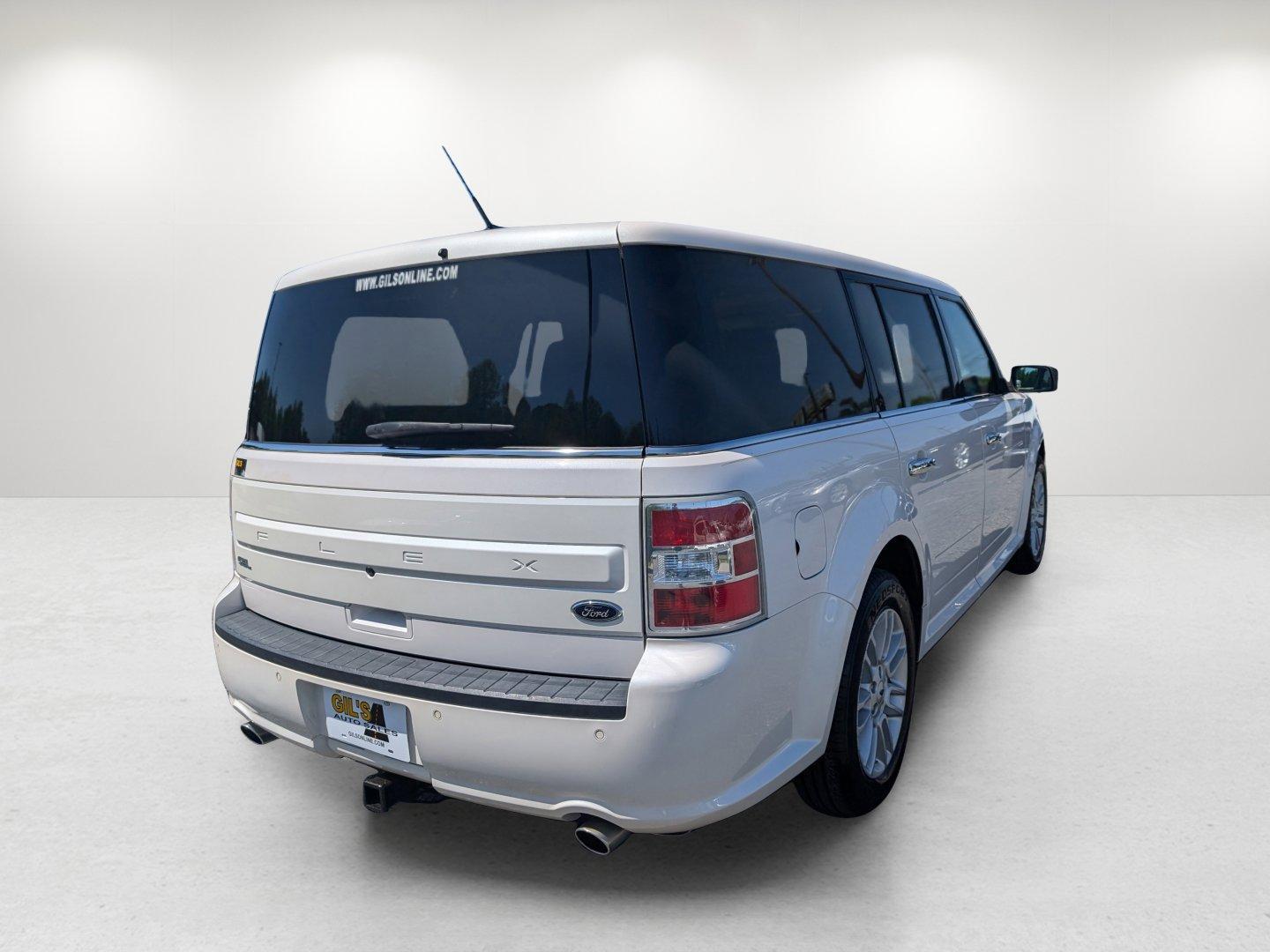 2016 Ford Flex SEL (2FMGK5C84GB) with an Regular Unleaded V-6 3.5 L/213 engine, 6-Speed Automatic w/OD transmission, located at 1430 Gateway Drive, Opelika, AL, 36801, (334) 239-0944, 32.637871, -85.409790 - 2016 Ford Flex SEL - Photo#4
