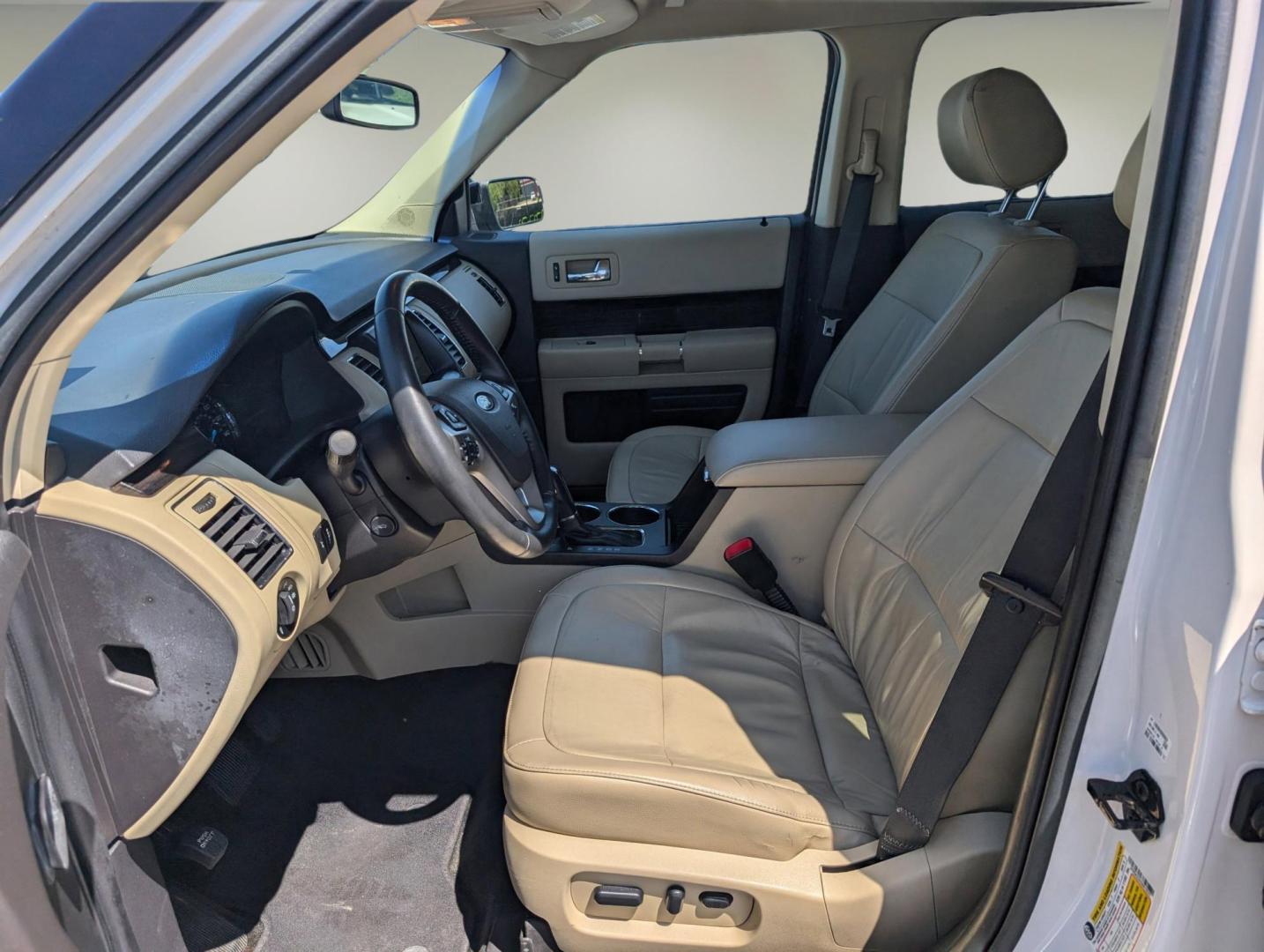 2016 Ford Flex SEL (2FMGK5C84GB) with an Regular Unleaded V-6 3.5 L/213 engine, 6-Speed Automatic w/OD transmission, located at 1430 Gateway Drive, Opelika, AL, 36801, (334) 239-0944, 32.637871, -85.409790 - 2016 Ford Flex SEL - Photo#9