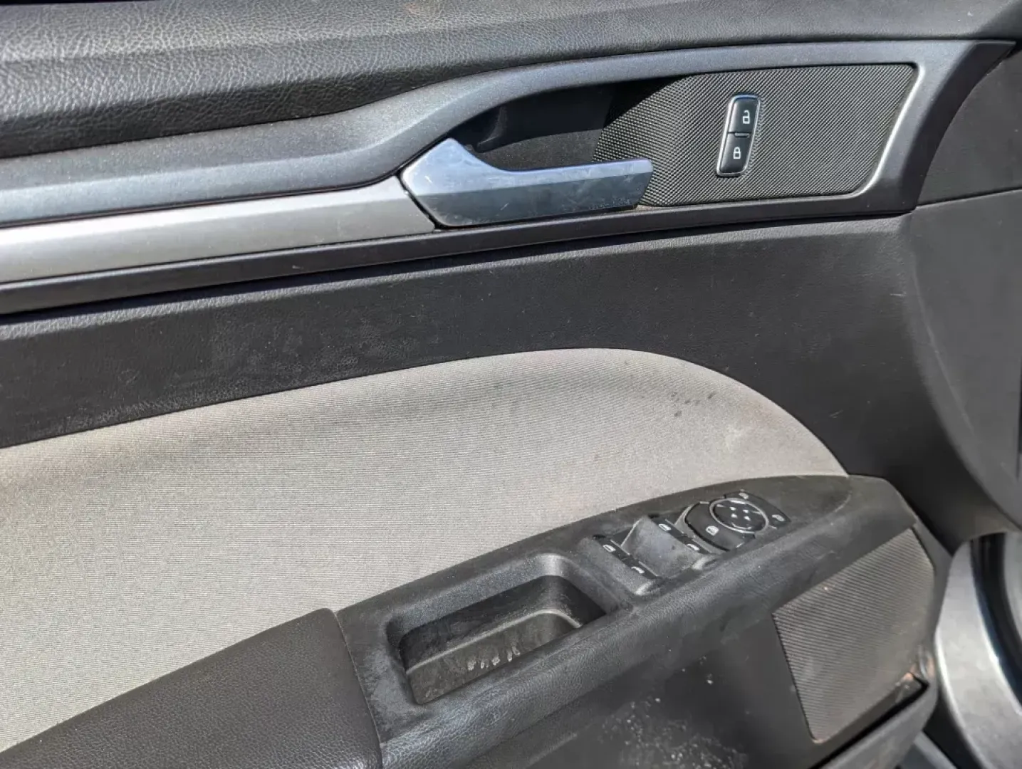 2016 Ford Fusion S (3FA6P0G72GR) with an Regular Unleaded I-4 2.5 L/152 engine, 6-Speed Automatic w/OD transmission, located at 5115 14th Ave., Columbus, GA, 31904, (706) 323-0345, 32.511494, -84.971046 - 2016 Ford Fusion S - Photo#8