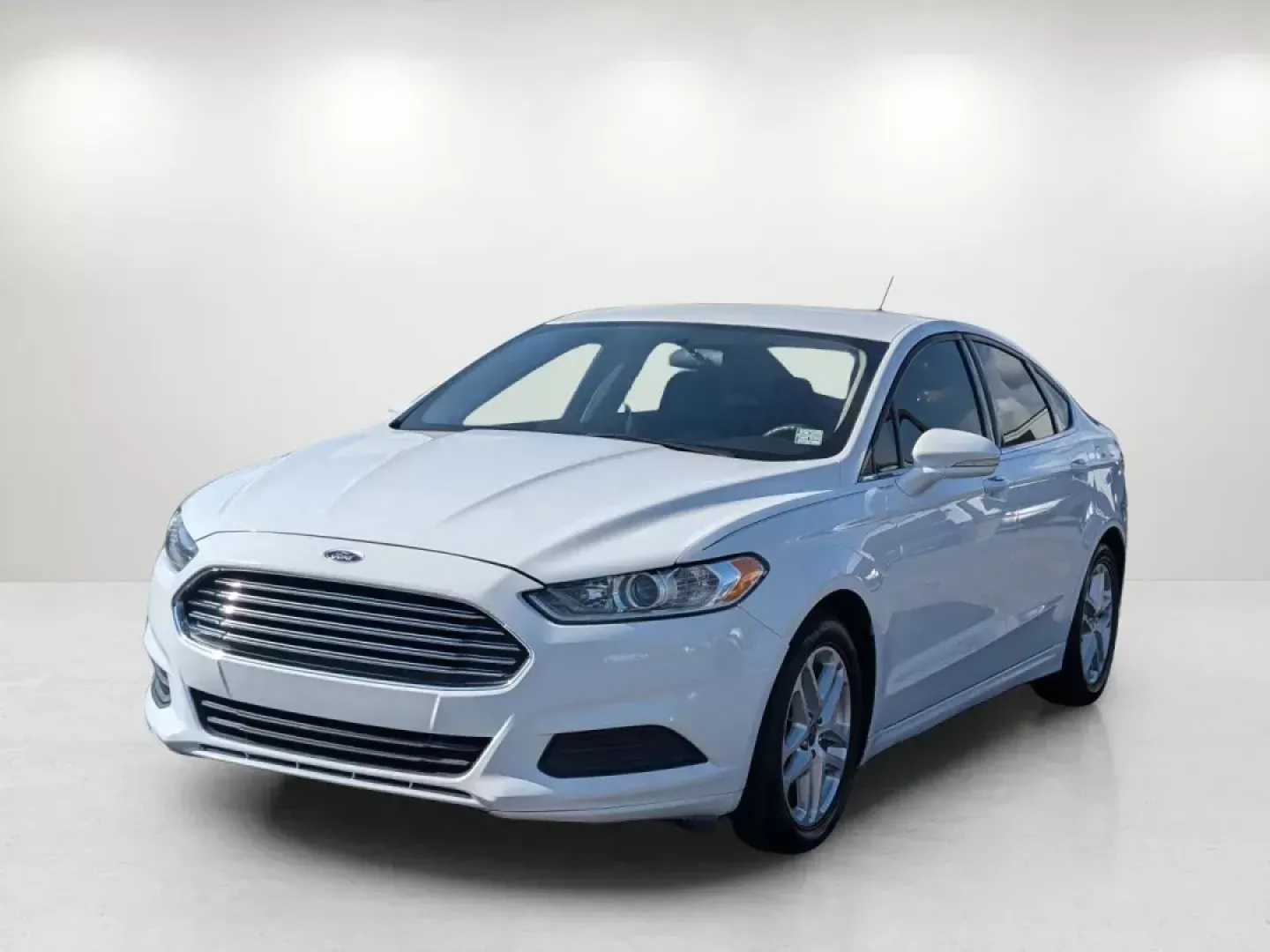 2016 Ford Fusion SE (1FA6P0H72G5) with an Regular Unleaded I-4 2.5 L/152 engine, 6-Speed Automatic w/OD transmission, located at 3959 U.S. 80 W, Phenix City, AL, 36870, (334) 297-4885, 32.469296, -85.135185 - 2016 Ford Fusion SE - Photo#1