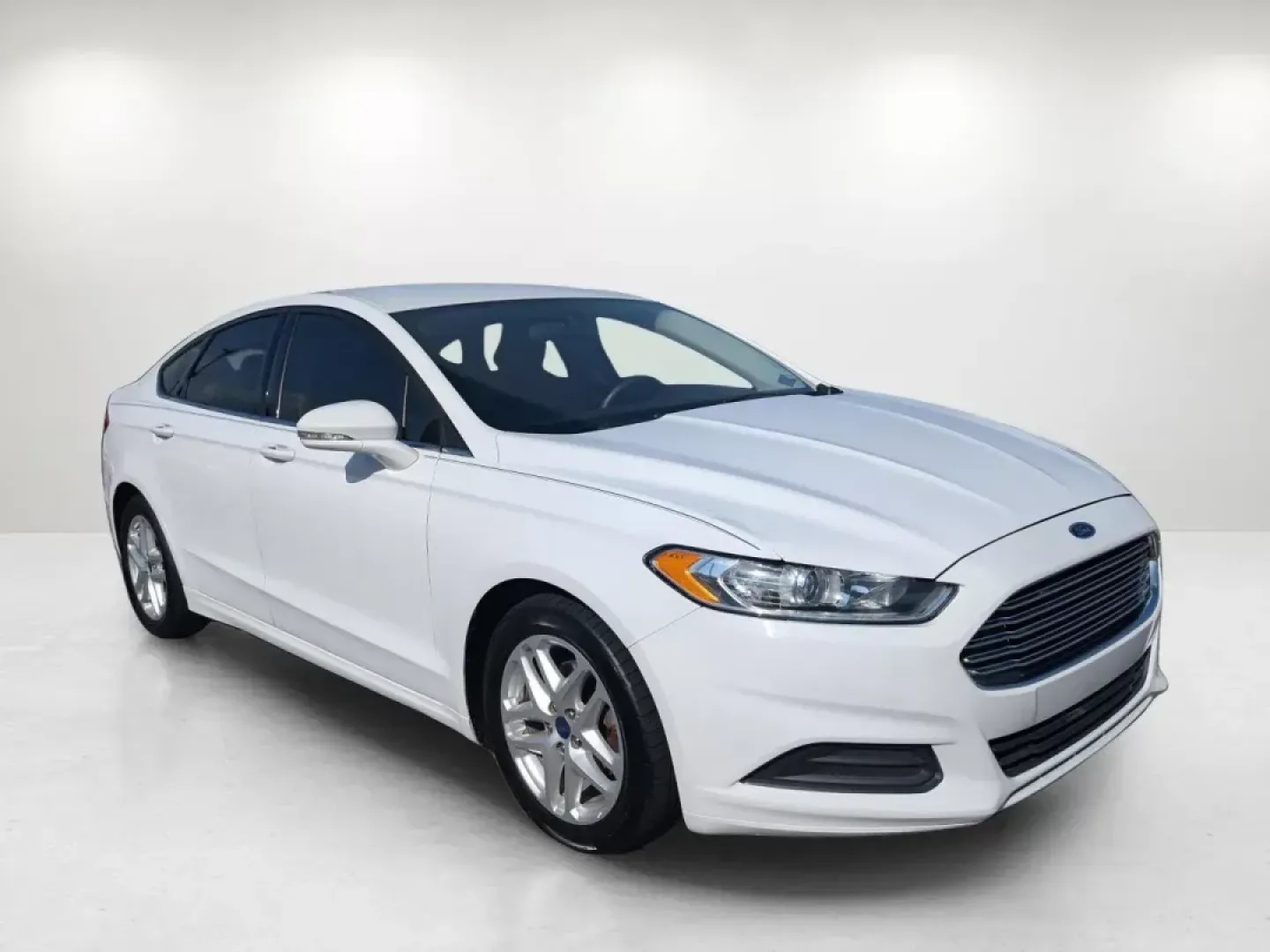 2016 Ford Fusion SE (1FA6P0H72G5) with an Regular Unleaded I-4 2.5 L/152 engine, 6-Speed Automatic w/OD transmission, located at 3959 U.S. 80 W, Phenix City, AL, 36870, (334) 297-4885, 32.469296, -85.135185 - 2016 Ford Fusion SE - Photo#3