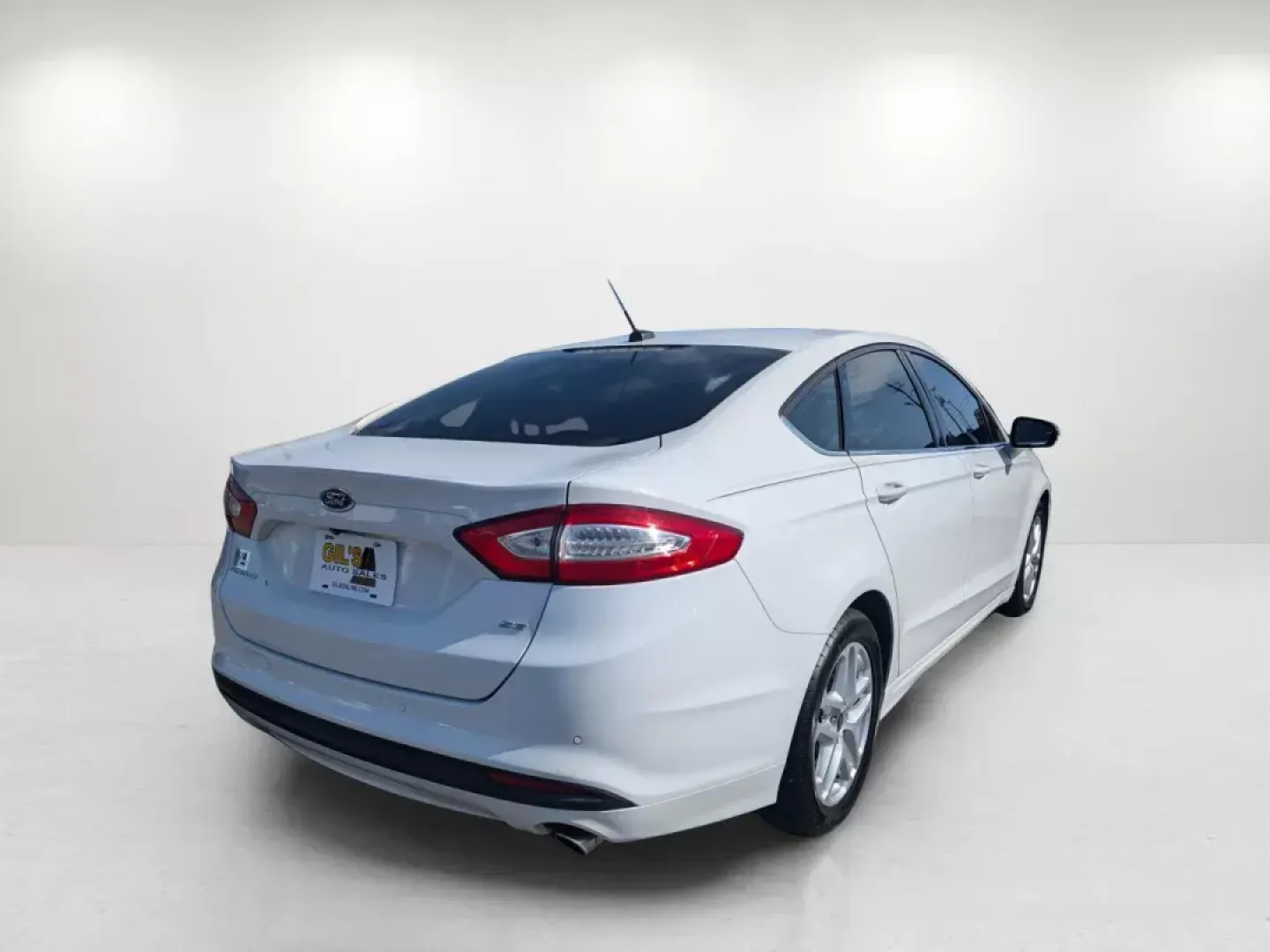 2016 Ford Fusion SE (1FA6P0H72G5) with an Regular Unleaded I-4 2.5 L/152 engine, 6-Speed Automatic w/OD transmission, located at 3959 U.S. 80 W, Phenix City, AL, 36870, (334) 297-4885, 32.469296, -85.135185 - 2016 Ford Fusion SE - Photo#5
