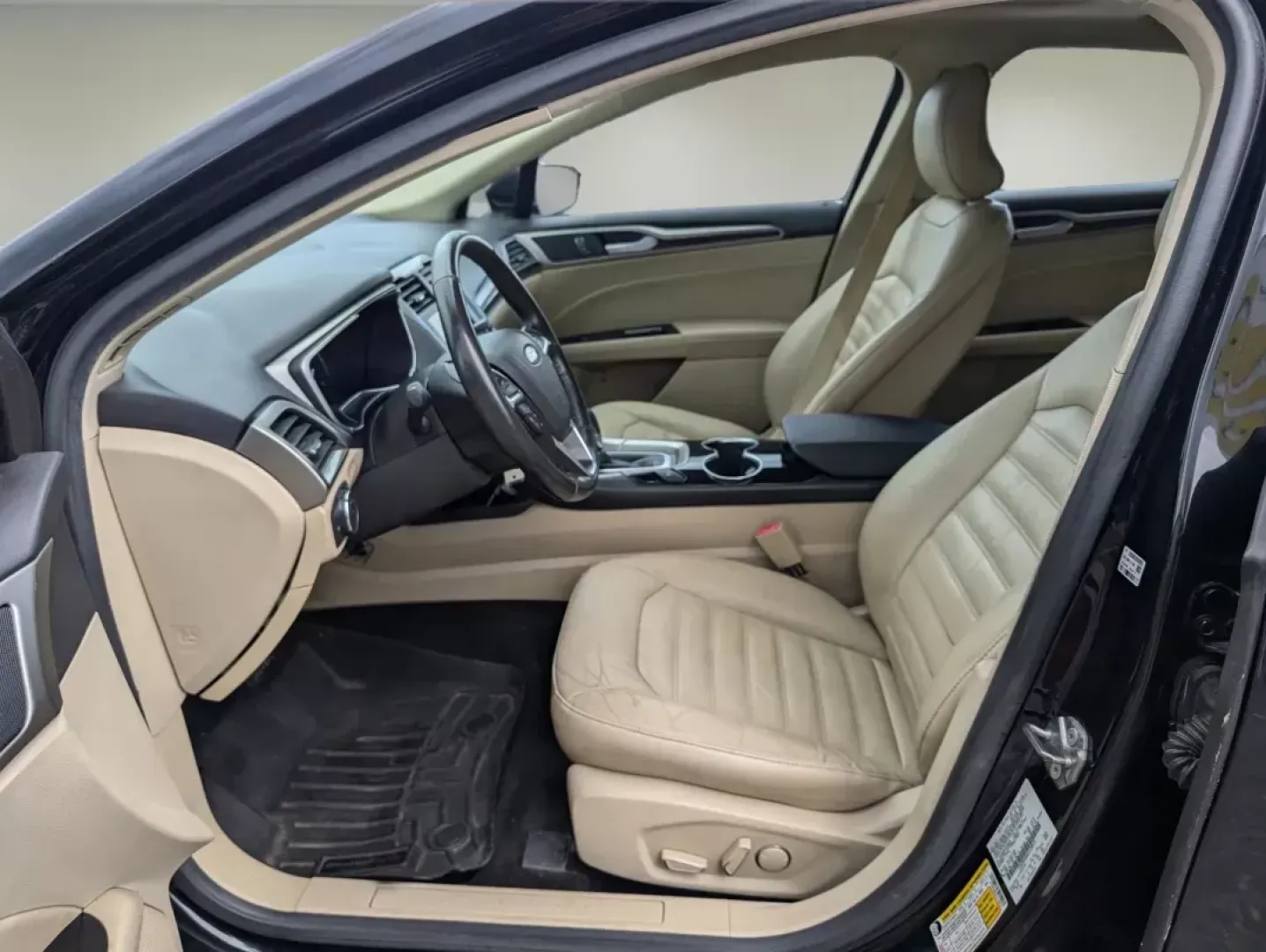 2016 Ford Fusion SE (1FA6P0HD6G5) with an Other engine, located at 804 22nd Ave, Phenix City, AL, 36870, (334) 297-1860, 32.484749, -85.024475 - **Drive Your Future with Confidence 2016 Ford Fusion SE at Gils Auto in Phenix City, AL!**<br /> <br /> Are you searching for the perfect vehicle that balances style, efficiency, and functionality? Look no further! The 2016 Ford Fusion SE is an exceptional choice for budget-conscious buyers and gro - Photo#9