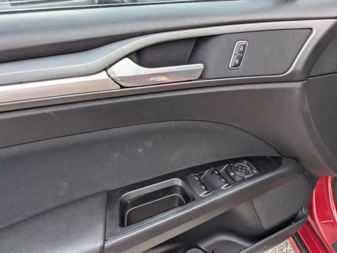 2016 Ford Fusion SE (3FA6P0H77GR) with an Other engine, located at 3959 U.S. 80 W, Phenix City, AL, 36870, (334) 297-4885, 32.469296, -85.135185 - **Discover the Perfect Blend of Comfort and Style with the 2016 Ford Fusion SE at Gils Auto - Phenix City!**<br /> <br /> Are you on the hunt for a sedan that seamlessly fits into your active lifestyle, whether it's commuting to work, running errands, or heading out for family adventures? Look no fu - Photo#8