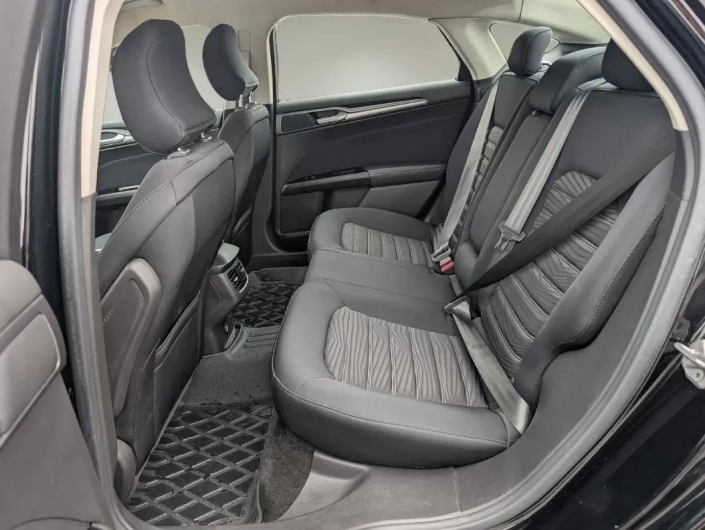 2016 Ford Fusion SE (1FA6P0H75G5) with an Other engine, located at 5115 14th Ave., Columbus, GA, 31904, (706) 323-0345, 32.511494, -84.971046 - **Discover Your Next Adventure with the 2016 Ford Fusion SE at Gils Auto!**<br /> <br /> Are you in search of a versatile sedan that perfectly balances style, comfort, and practicality? Look no further than the 2016 Ford Fusion SE, available now at Gils Auto in Phenix City, AL! This exceptional vehi - Photo#10