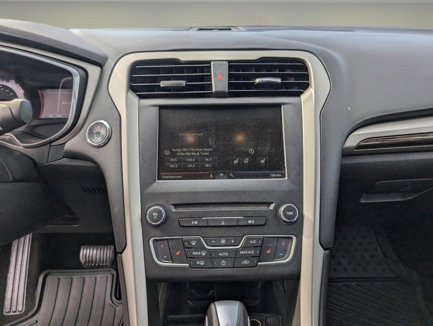 2016 Ford Fusion SE (3FA6P0HD1GR) with an Intercooled Turbo Regular Unleaded I-4 1.5 L/91 engine, 6-Speed Automatic w/OD transmission, located at 3959 U.S. 80 W, Phenix City, AL, 36870, (334) 297-4885, 32.469296, -85.135185 - 2016 Ford Fusion SE - Photo#15