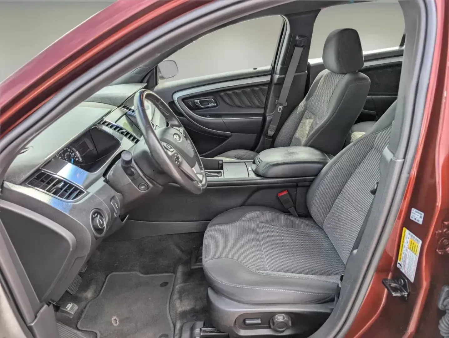 2016 Ford Taurus SEL (1FAHP2E80GG) with an Regular Unleaded V-6 3.5 L/213 engine, 6-Speed Automatic w/OD transmission, located at 5115 14th Ave., Columbus, GA, 31904, (706) 323-0345, 32.511494, -84.971046 - 2016 Ford Taurus SEL - Photo#10