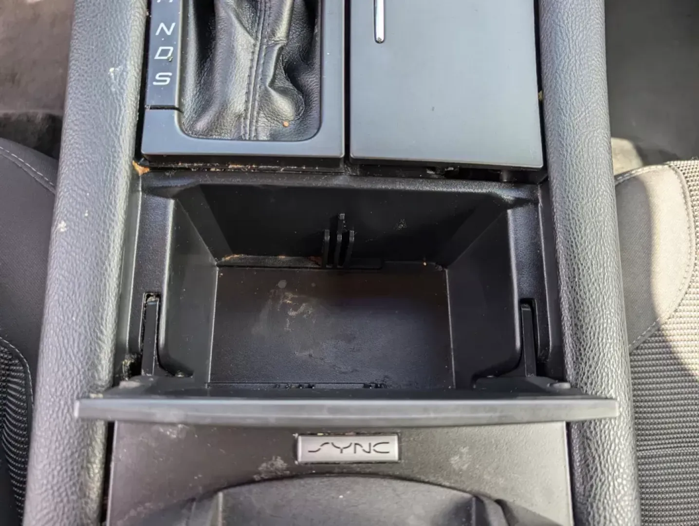 2016 Ford Taurus SEL (1FAHP2E80GG) with an Regular Unleaded V-6 3.5 L/213 engine, 6-Speed Automatic w/OD transmission, located at 5115 14th Ave., Columbus, GA, 31904, (706) 323-0345, 32.511494, -84.971046 - 2016 Ford Taurus SEL - Photo#13