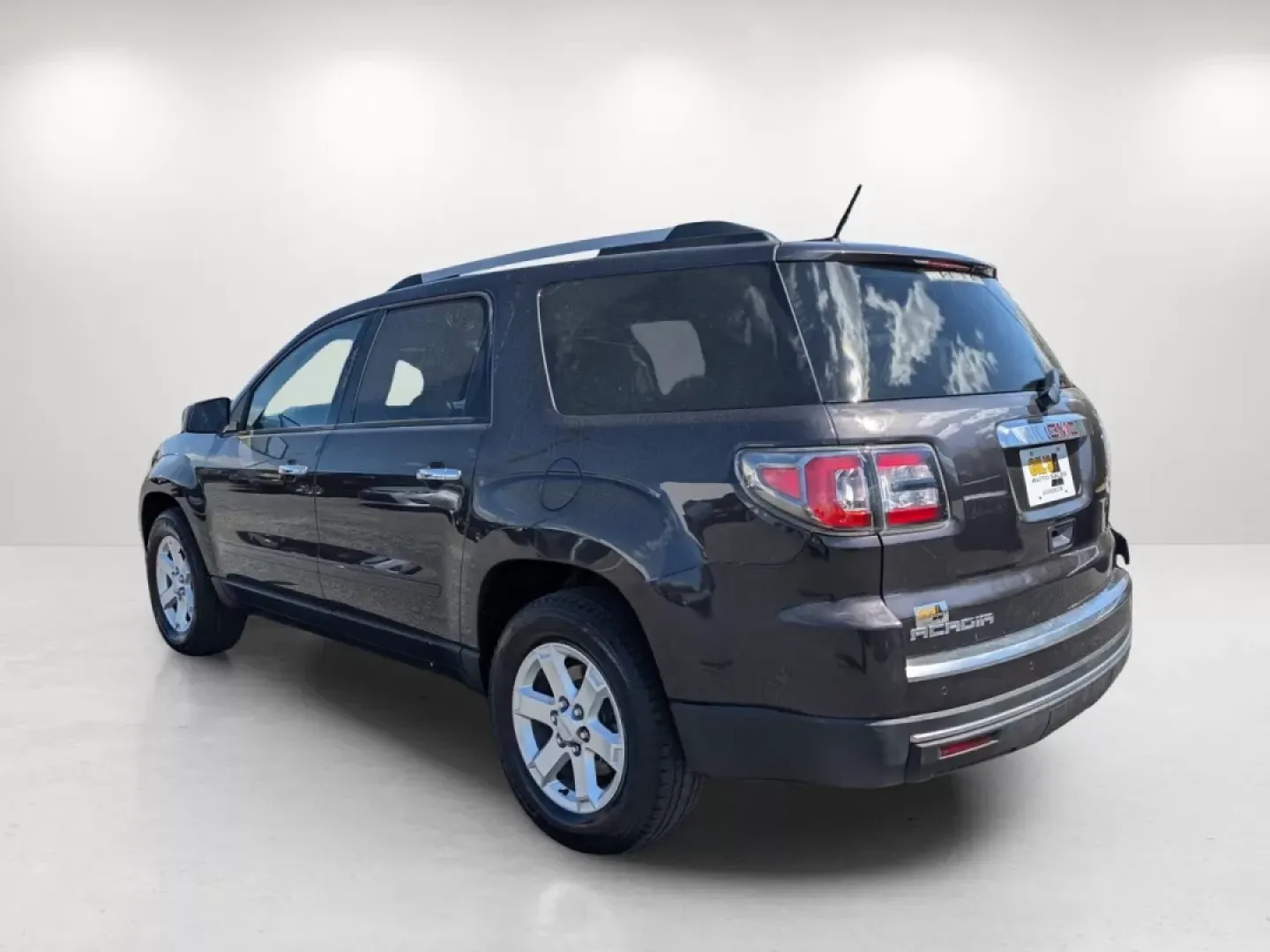 2016 /Ebony GMC Acadia SLE (1GKKRPKD2GJ) with an Other engine, located at 5115 14th Ave., Columbus, GA, 31904, (706) 323-0345, 32.511494, -84.971046 - **Discover Your Next Adventure with the 2016 GMC Acadia at Gils Auto - Columbus #2!**<br /> <br /> Are you looking for the perfect vehicle to accommodate your active lifestyle? Imagine cruising through Columbus, GA, with family or friends in a spacious, comfortable SUV that's ready for weekend getaw - Photo#6