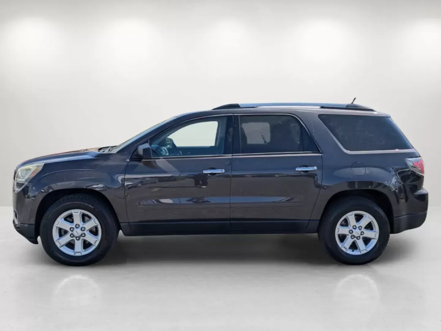 2016 /Ebony GMC Acadia SLE (1GKKRPKD2GJ) with an Other engine, located at 5115 14th Ave., Columbus, GA, 31904, (706) 323-0345, 32.511494, -84.971046 - **Discover Your Next Adventure with the 2016 GMC Acadia at Gils Auto - Columbus #2!**<br /> <br /> Are you looking for the perfect vehicle to accommodate your active lifestyle? Imagine cruising through Columbus, GA, with family or friends in a spacious, comfortable SUV that's ready for weekend getaw - Photo#7