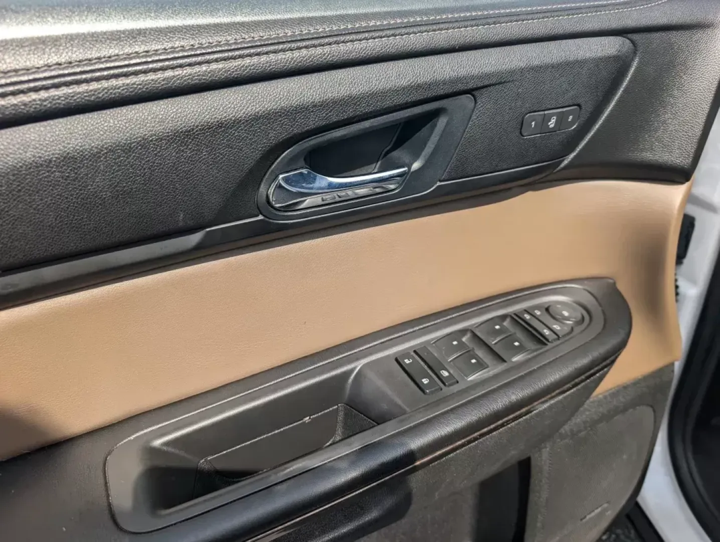 2016 /Dark Cashmere GMC Acadia SLT (1GKKVRKDXGJ) with an Gas V6 3.6L/217 engine, 6-Speed Automatic transmission, located at 5115 14th Ave., Columbus, GA, 31904, (706) 323-0345, 32.511494, -84.971046 - 2016 GMC Acadia SLT - Photo#8