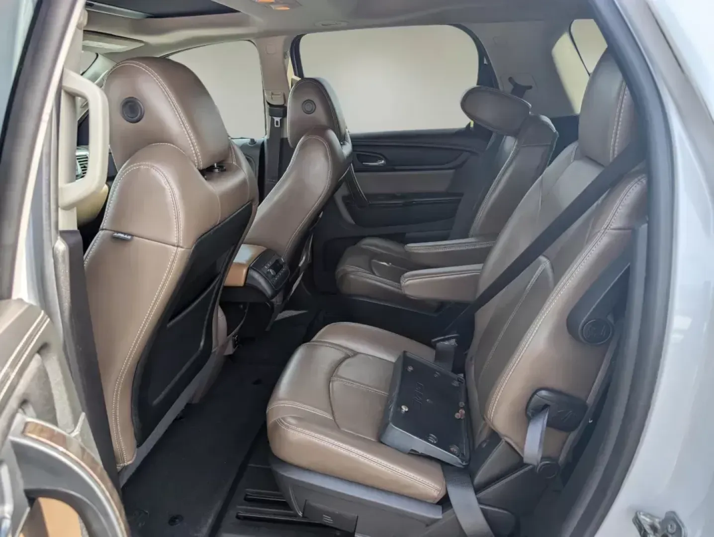 2016 /Dark Cashmere GMC Acadia SLT (1GKKVRKDXGJ) with an Gas V6 3.6L/217 engine, 6-Speed Automatic transmission, located at 5115 14th Ave., Columbus, GA, 31904, (706) 323-0345, 32.511494, -84.971046 - 2016 GMC Acadia SLT - Photo#10
