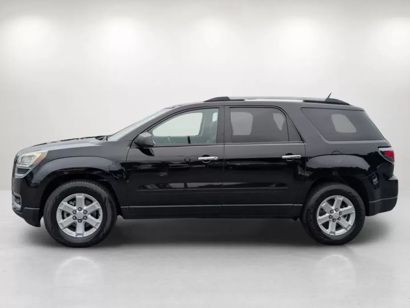 2016 /Ebony GMC Acadia SLE (1GKKRPKD5GJ) with an Other engine, located at 3959 U.S. 80 W, Phenix City, AL, 36870, (334) 297-4885, 32.469296, -85.135185 - **Adventure Awaits with the 2016 GMC Acadia SLE in Phenix City, AL!**<br /> <br /> Are you ready to elevate your family outings or weekend adventures? The 2016 GMC Acadia SLE is designed for those who crave versatility, comfort, and safety in their daily drives and excursions. Whether you're embarki - Photo#8