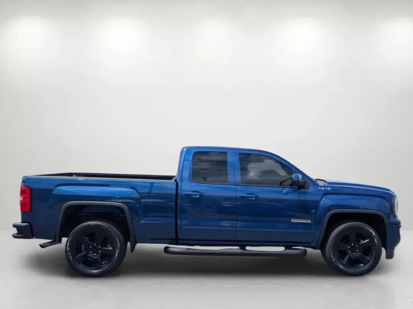 2016 /Dark Ash seats with Jet Black interior accents GMC Sierra 1500 (1GTV2LEC5GZ) with an Gas V8 5.3L/325 engine, 6-Speed Automatic transmission, located at 3959 U.S. 80 W, Phenix City, AL, 36870, (334) 297-4885, 32.469296, -85.135185 - 2016 GMC Sierra 1500 - Photo#5