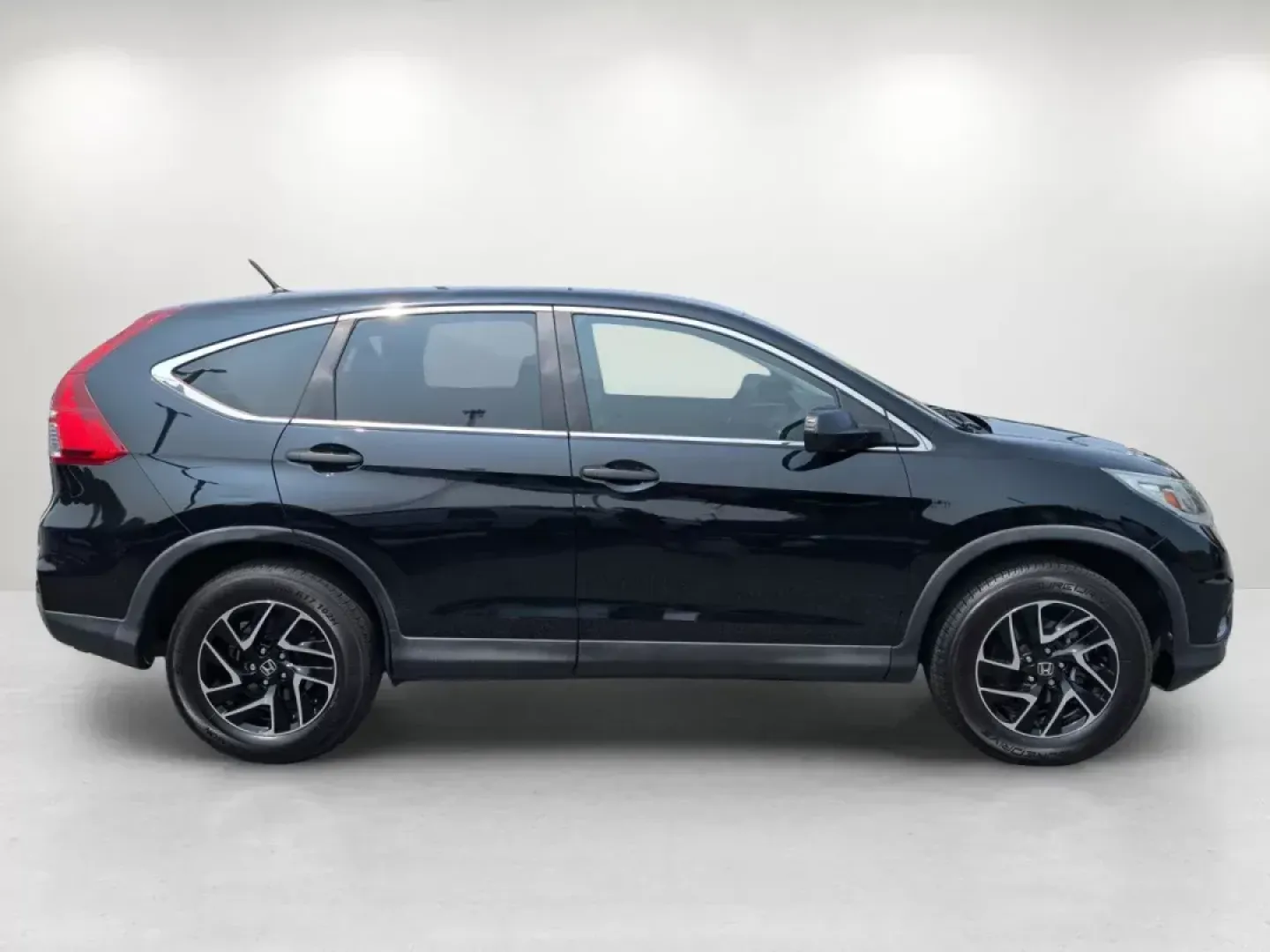 2016 Honda CR-V SE (2HKRM3H44GH) with an Regular Unleaded I-4 2.4 L/144 engine, 1-Speed CVT w/OD transmission, located at 1430 Gateway Drive, Opelika, AL, 36801, (334) 239-0944, 32.637871, -85.409790 - 2016 Honda CR-V SE - Photo#3