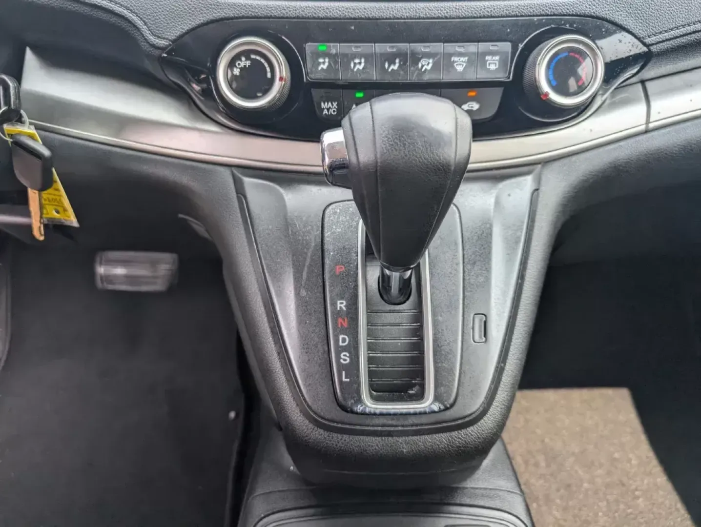 2016 Honda CR-V SE (2HKRM3H44GH) with an Regular Unleaded I-4 2.4 L/144 engine, 1-Speed CVT w/OD transmission, located at 1430 Gateway Drive, Opelika, AL, 36801, (334) 239-0944, 32.637871, -85.409790 - 2016 Honda CR-V SE - Photo#13