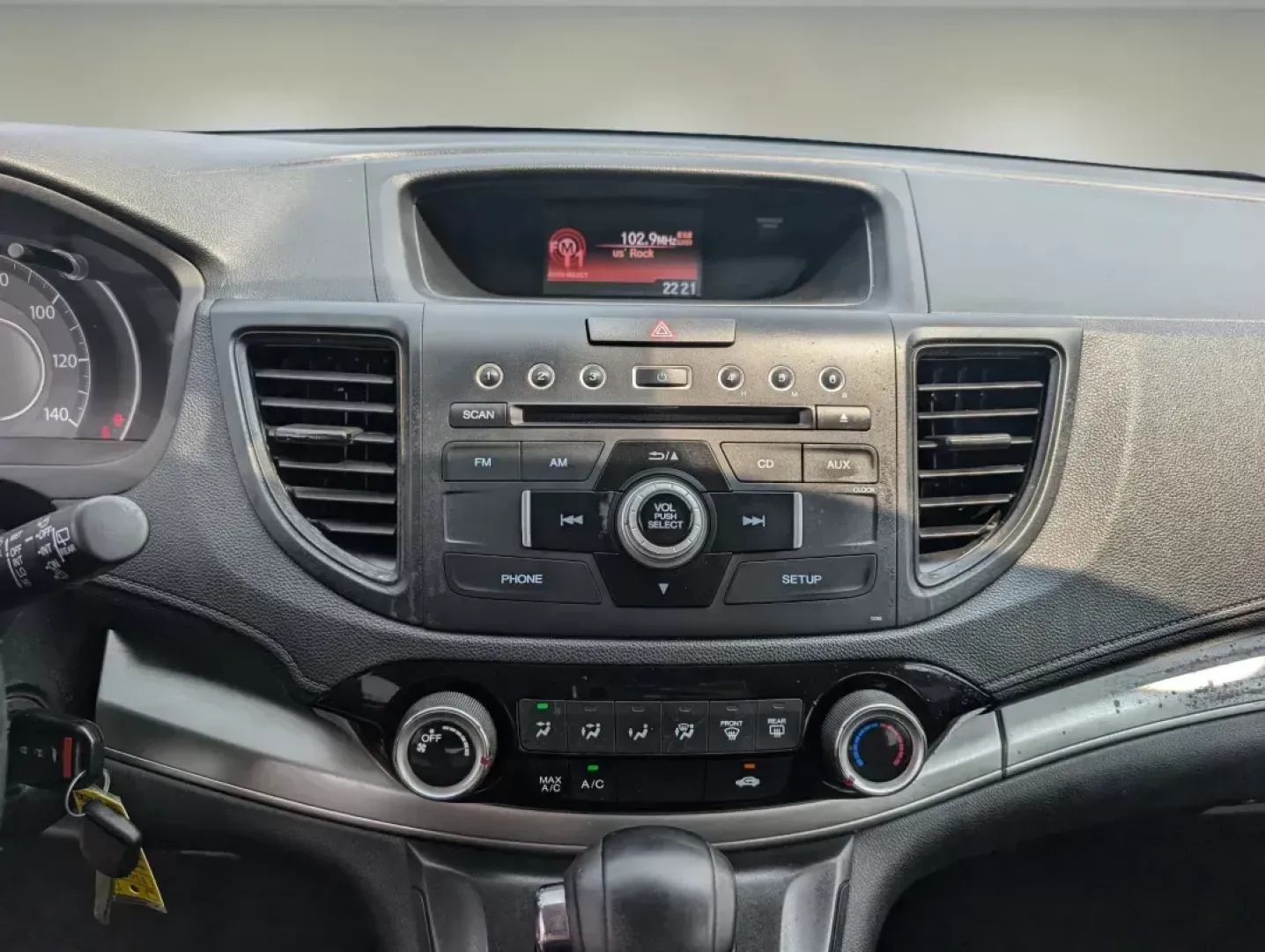 2016 Honda CR-V SE (2HKRM3H44GH) with an Regular Unleaded I-4 2.4 L/144 engine, 1-Speed CVT w/OD transmission, located at 1430 Gateway Drive, Opelika, AL, 36801, (334) 239-0944, 32.637871, -85.409790 - 2016 Honda CR-V SE - Photo#14