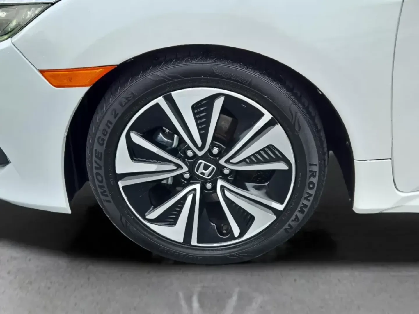 2016 Honda Civic Sedan EX-T (19XFC1F38GE) with an Other engine, located at 1430 Gateway Drive, Opelika, AL, 36801, (334) 239-0944, 32.637871, -85.409790 - **Unleash Your Driving Potential with the 2016 Honda Civic Sedan at Gils Auto!**<br /> <br /> Are you ready to elevate your daily commute and family outings to a whole new level? The 2016 Honda Civic Sedan EX-T is the perfect blend of reliability, style, and advanced features, making it an ideal cho - Photo#8