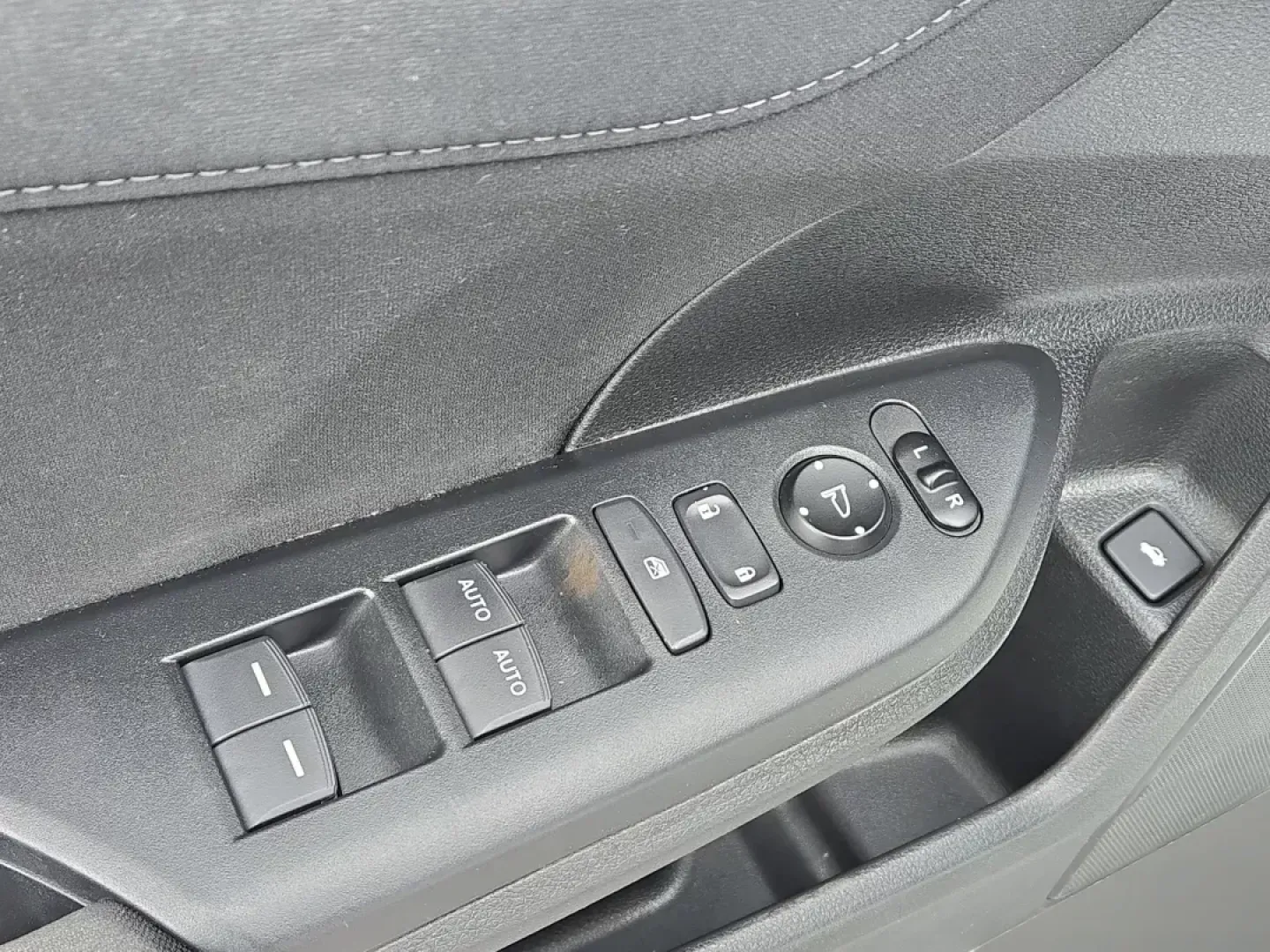2016 Honda Civic Sedan EX-T (19XFC1F38GE) with an Other engine, located at 1430 Gateway Drive, Opelika, AL, 36801, (334) 239-0944, 32.637871, -85.409790 - **Unleash Your Driving Potential with the 2016 Honda Civic Sedan at Gils Auto!**<br /> <br /> Are you ready to elevate your daily commute and family outings to a whole new level? The 2016 Honda Civic Sedan EX-T is the perfect blend of reliability, style, and advanced features, making it an ideal cho - Photo#10