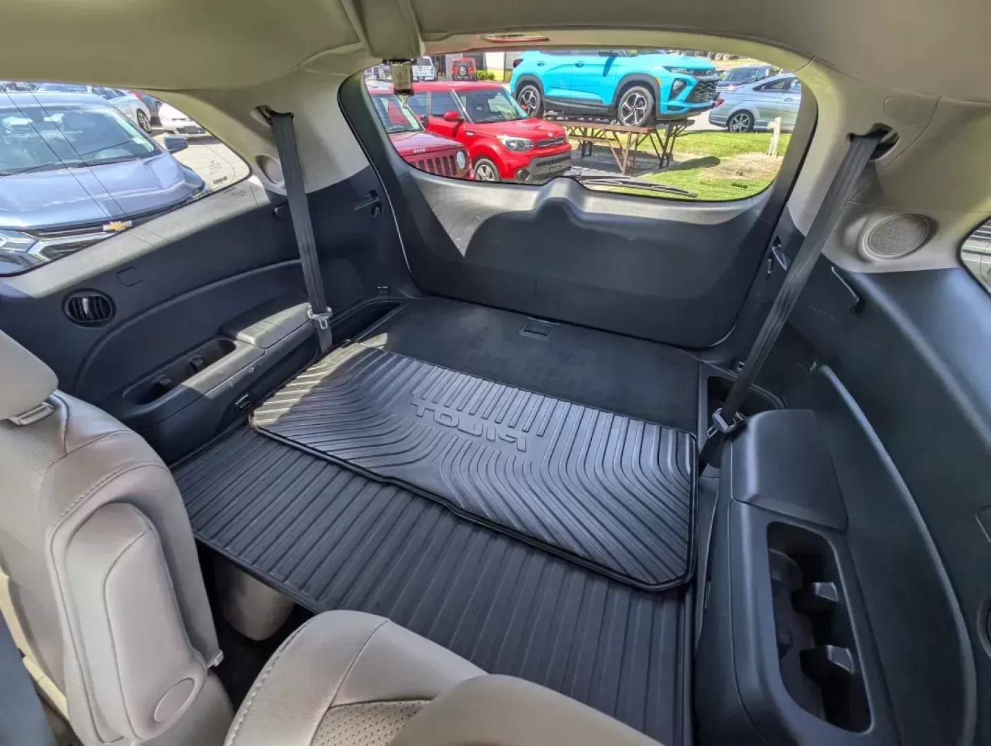 2016 Honda Pilot Elite (5FNYF6H07GB) with an Other engine, located at 3959 U.S. 80 W, Phenix City, AL, 36870, (334) 297-4885, 32.469296, -85.135185 - **Adventure Awaits with the 2016 Honda Pilot Elite - Perfect for Family Road Trips!**<br /> <br /> If you're searching for a reliable vehicle that combines comfort, style, and capability, look no further than the 2016 Honda Pilot Elite. This versatile SUV is designed for growing families and weekend - Photo#11