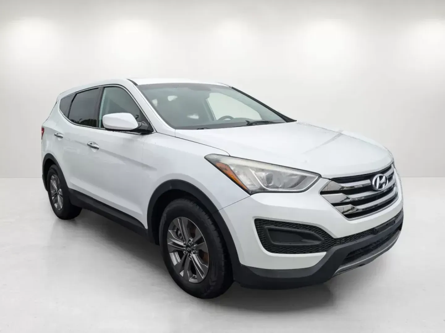 2016 /Gray Hyundai Santa Fe Sport (5XYZT3LB1GG) with an Regular Unleaded I-4 2.4 L/144 engine, 6-Speed Automatic w/OD transmission, located at 7000 Northlake Connector, Columbus, GA, 31904, (706) 987-8085, 32.524975, -84.978134 - **Adventure Awaits with the 2016 Hyundai Santa Fe Sport Perfect for Your Next Journey!**<br /> <br /> Looking for a versatile SUV that can keep up with your active lifestyle? Look no further than the 2016 Hyundai Santa Fe Sport available now at Gils Auto - Columbus #2. This spacious and stylish veh - Photo#3