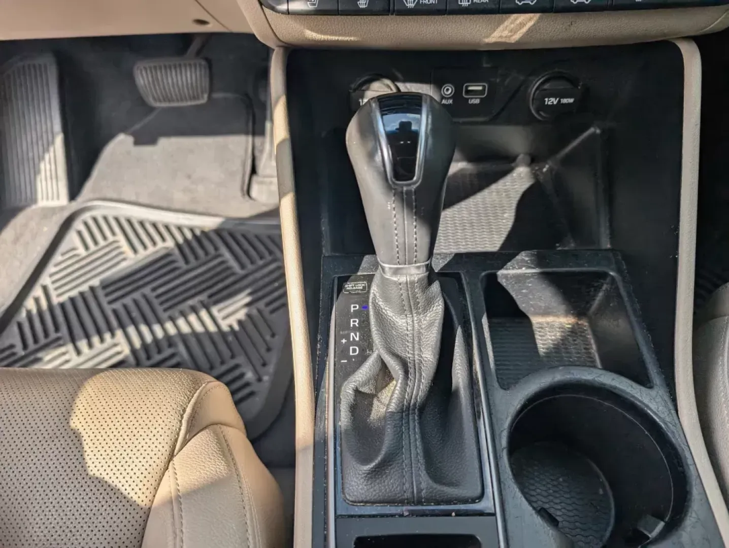 2016 /Beige Hyundai Tucson Limited (KM8J33A20GU) with an Intercooled Turbo Regular Unleaded I-4 1.6 L/97 engine, 7-Speed Auto-Shift Manual w/OD transmission, located at 3959 U.S. 80 W, Phenix City, AL, 36870, (334) 297-4885, 32.469296, -85.135185 - 2016 Hyundai Tucson Limited - Photo#14