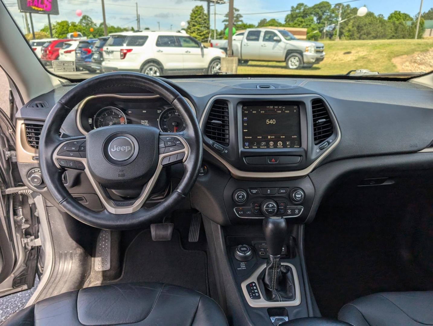 2016 /Black Jeep Cherokee Limited (1C4PJMDB8GW) with an Regular Unleaded I-4 2.4 L/144 engine, 9-Speed Automatic w/OD transmission, located at 3959 U.S. 80 W, Phenix City, AL, 36870, (334) 297-4885, 32.469296, -85.135185 - 2016 Jeep Cherokee Limited - Photo#11