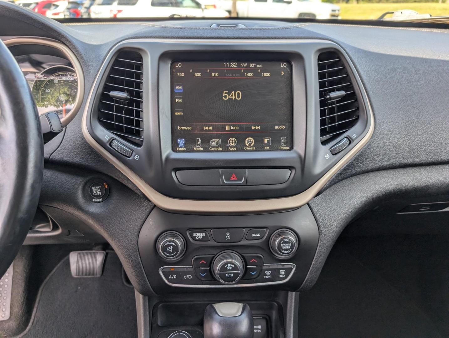 2016 /Black Jeep Cherokee Limited (1C4PJMDB8GW) with an Regular Unleaded I-4 2.4 L/144 engine, 9-Speed Automatic w/OD transmission, located at 3959 U.S. 80 W, Phenix City, AL, 36870, (334) 297-4885, 32.469296, -85.135185 - 2016 Jeep Cherokee Limited - Photo#14