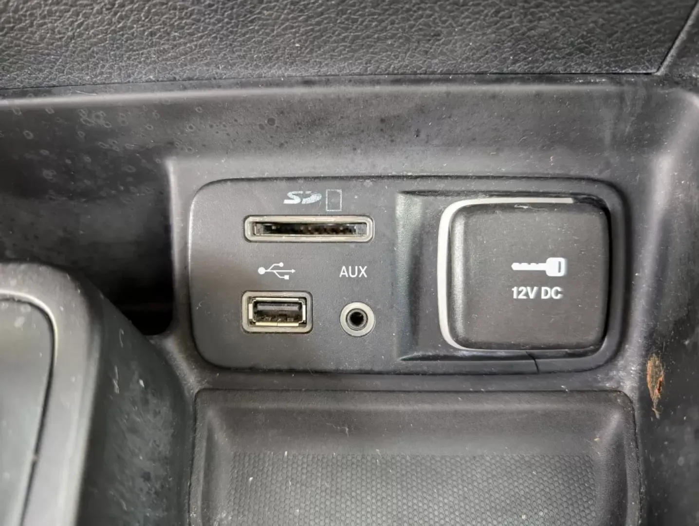 2016 /Black Jeep Cherokee Limited (1C4PJMDB8GW) with an Other engine, located at 3959 U.S. 80 W, Phenix City, AL, 36870, (334) 297-4885, 32.469296, -85.135185 - **Adventure Awaits with This 2016 Jeep Cherokee Limited Perfect for Your Active Lifestyle!**<br /> <br /> Are you ready to embark on your next adventure? Whether you're navigating the winding roads of Phenix City, AL, or taking the family on a weekend getaway, the 2016 Jeep Cherokee Limited is buil - Photo#16